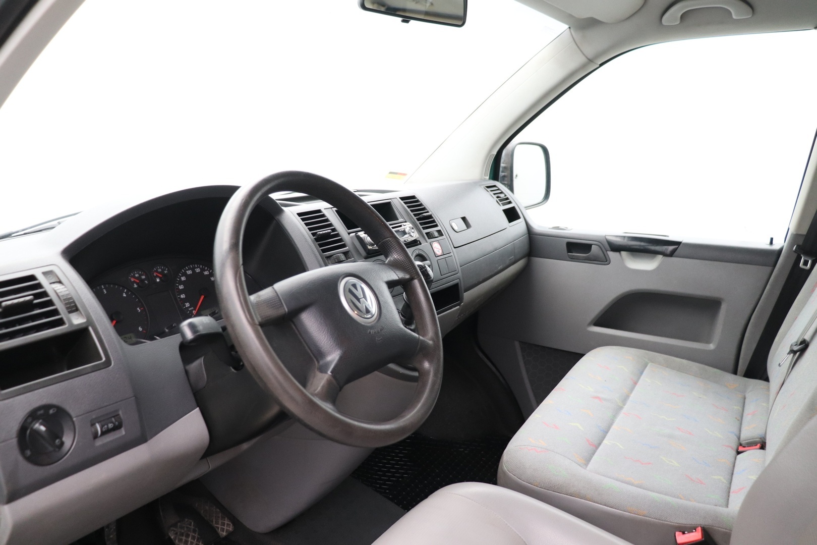 VOLKSWAGEN Transporter 2005