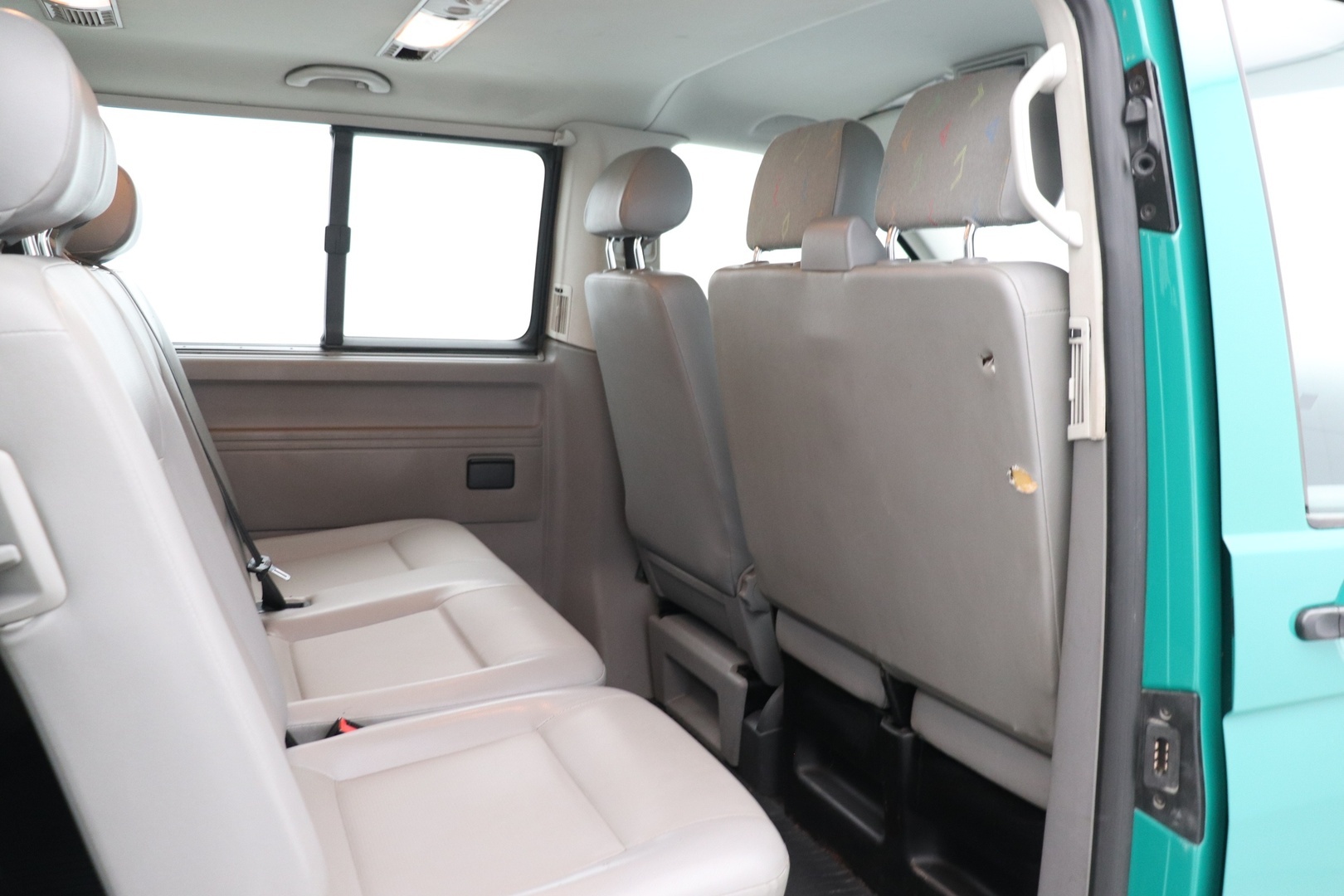 VOLKSWAGEN Transporter 2005