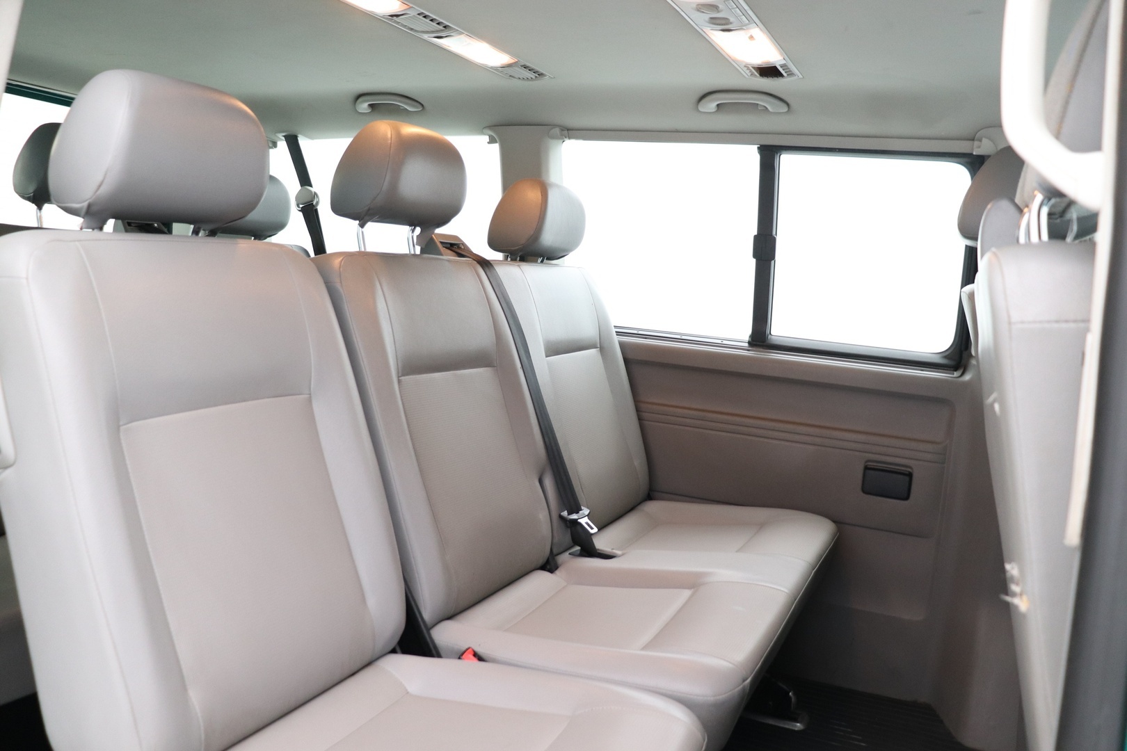 VOLKSWAGEN Transporter 2005