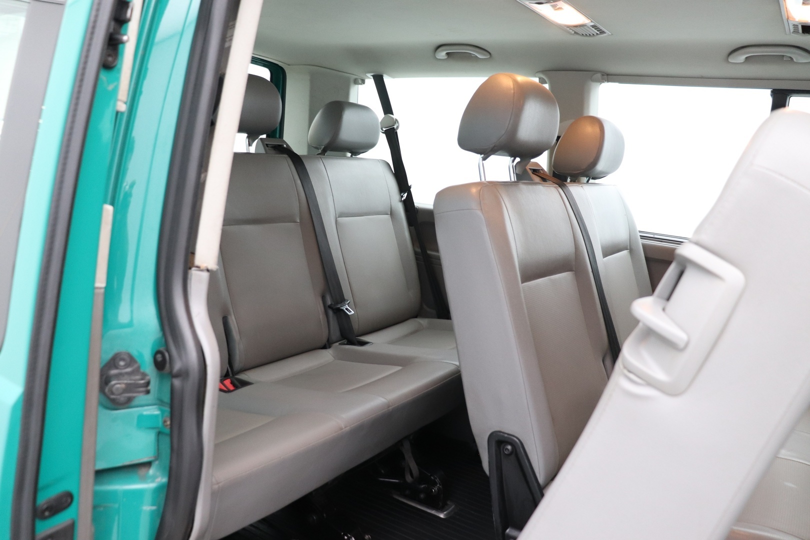 VOLKSWAGEN Transporter 2005