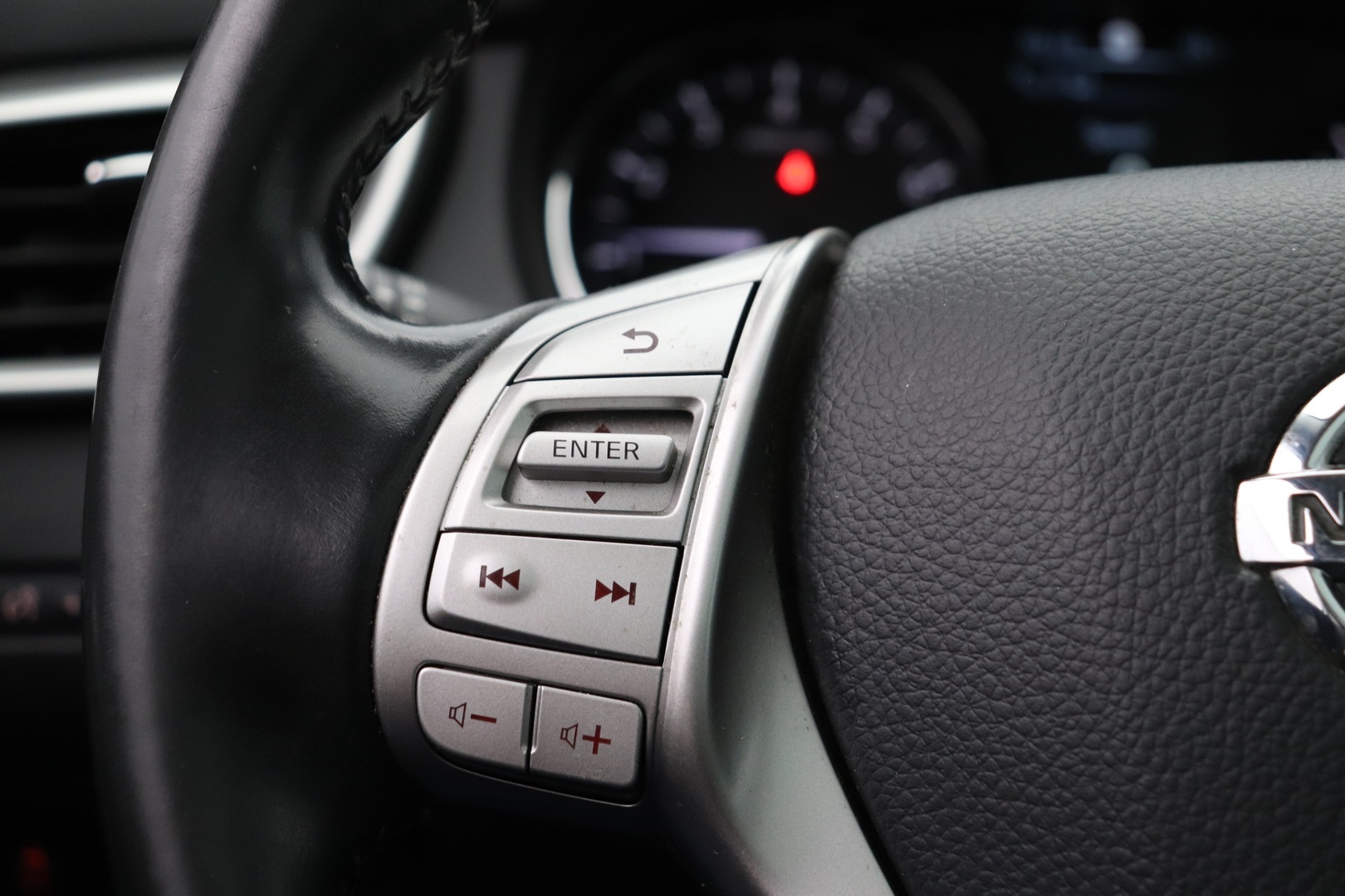 NISSAN Qashqai 2015