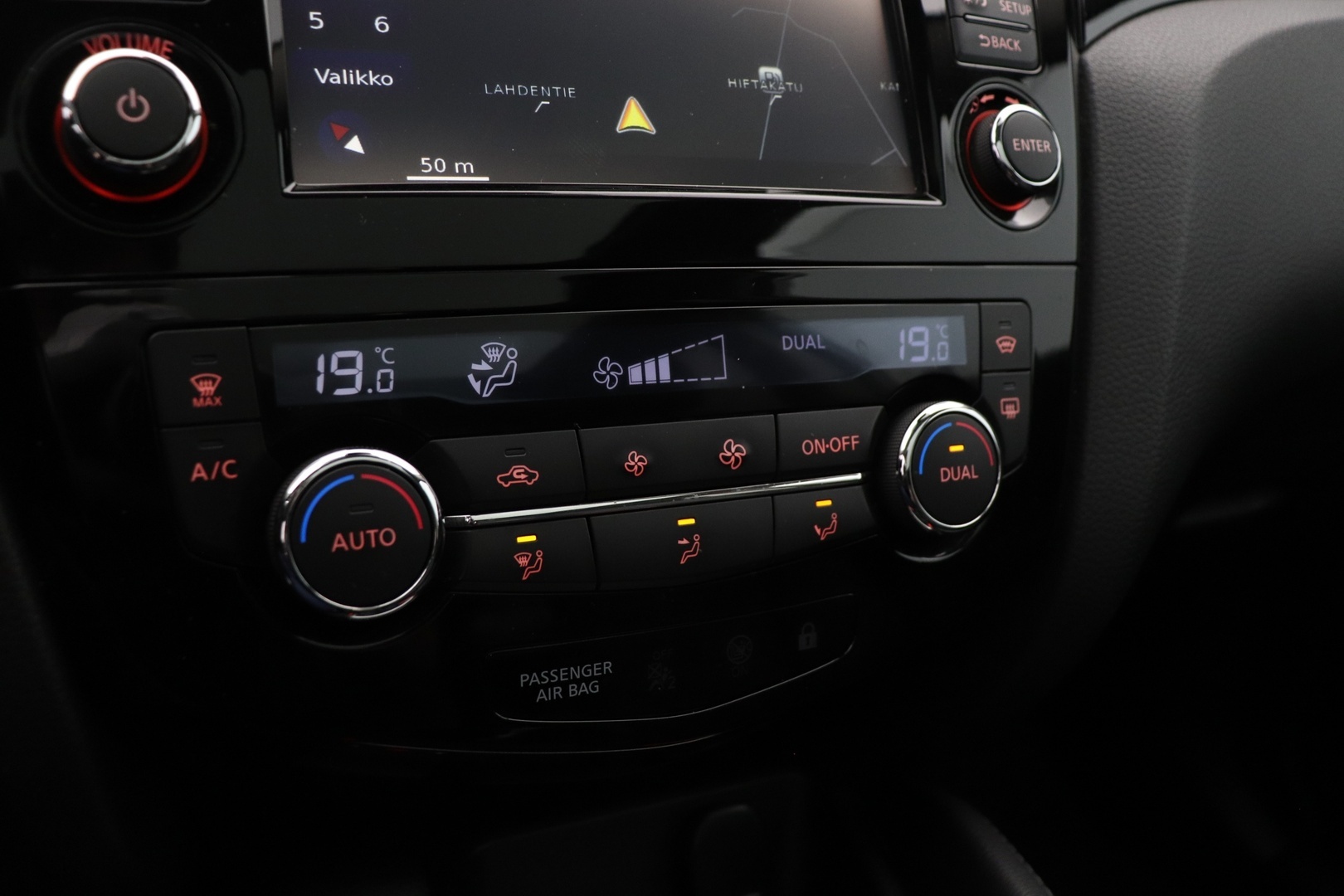 NISSAN Qashqai 2015