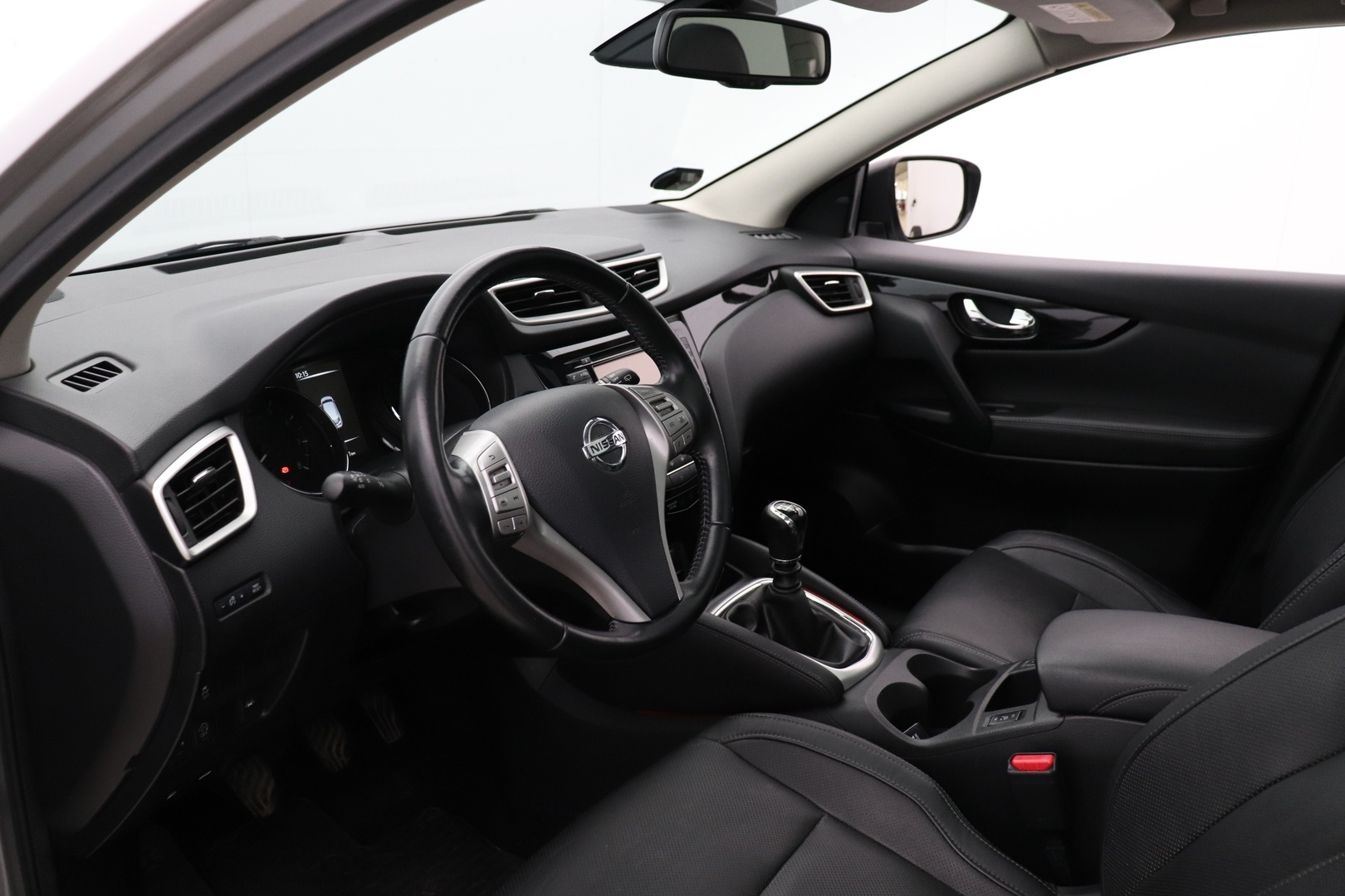 NISSAN Qashqai 2015