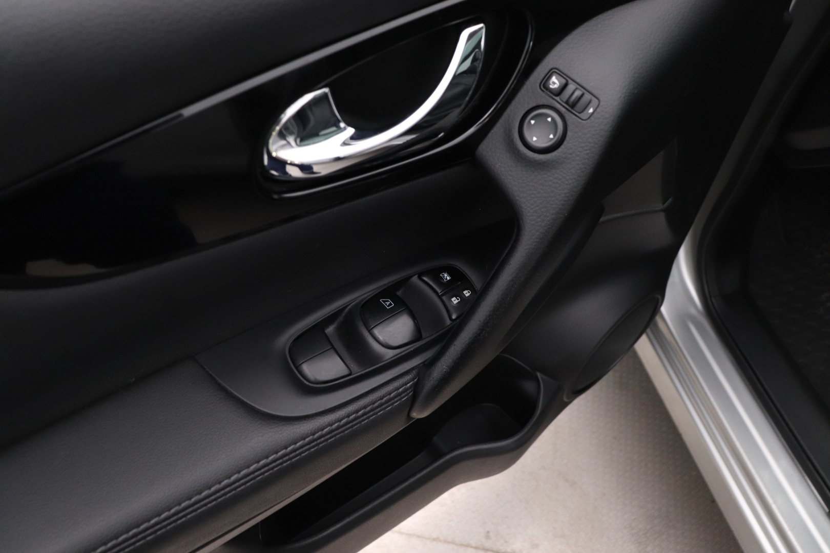 NISSAN Qashqai 2015