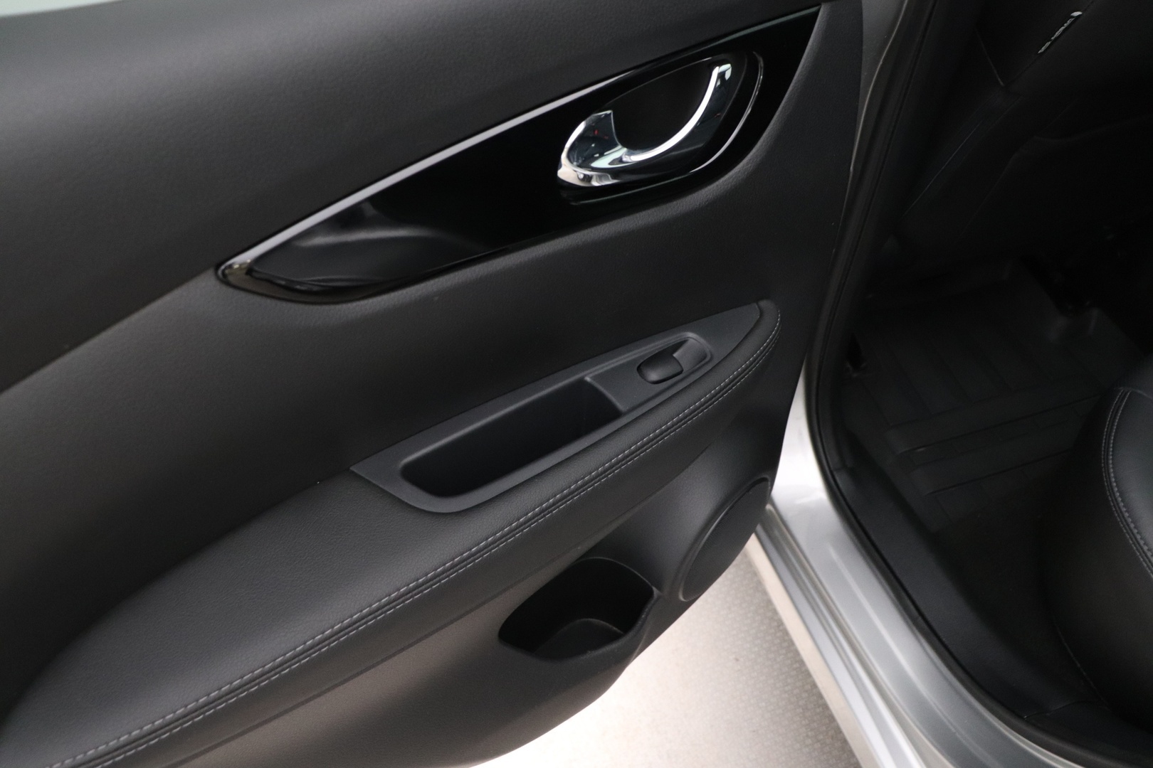 NISSAN Qashqai 2015