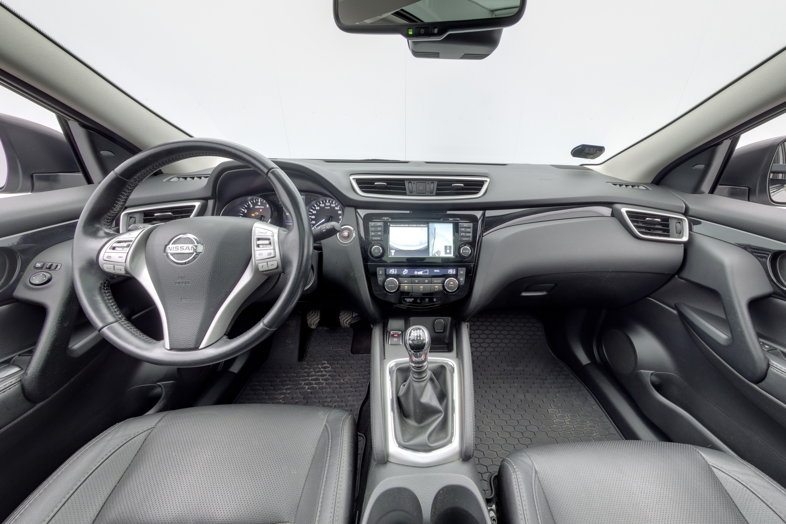 NISSAN Qashqai 2015