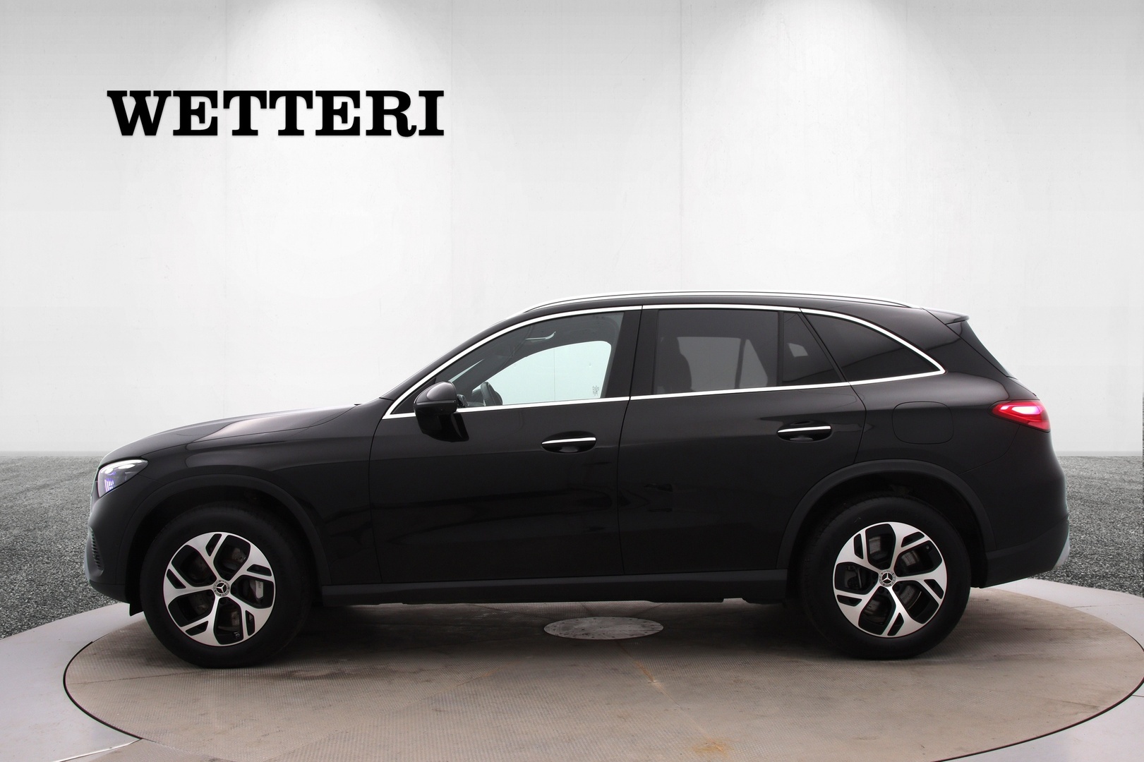 MERCEDES-BENZ GLC 2023