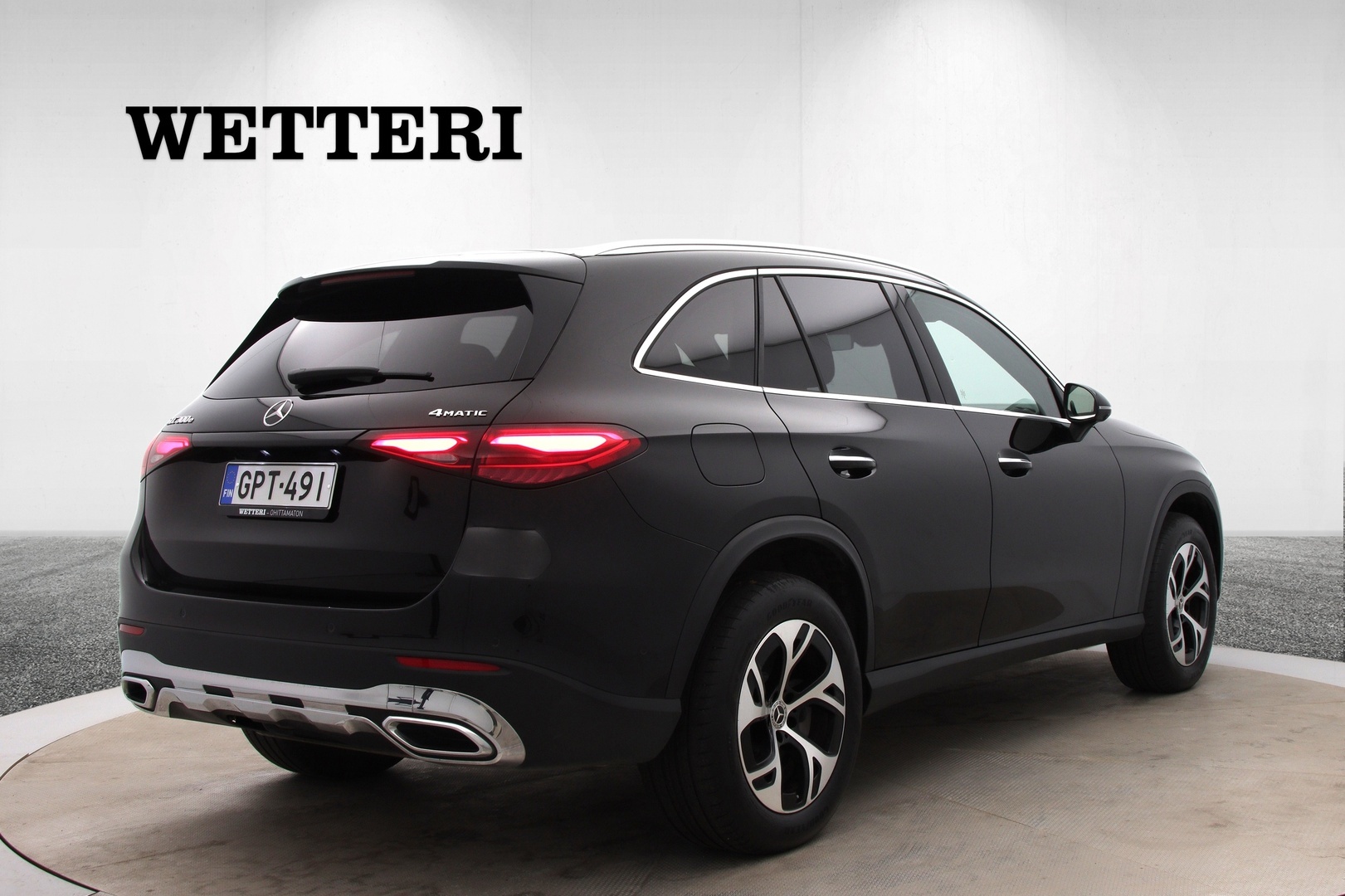 MERCEDES-BENZ GLC 2023