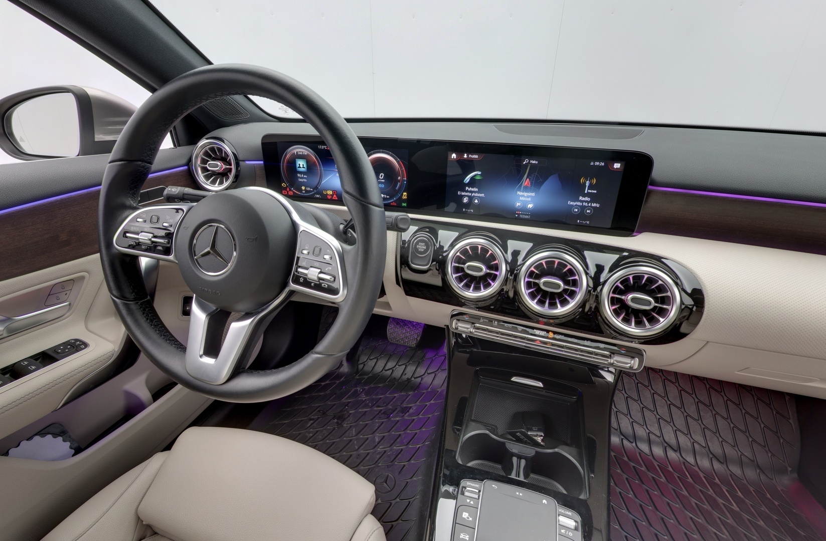 MERCEDES-BENZ A 2021