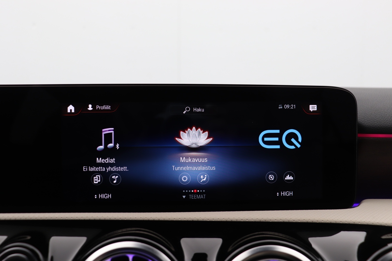 MERCEDES-BENZ A 2021