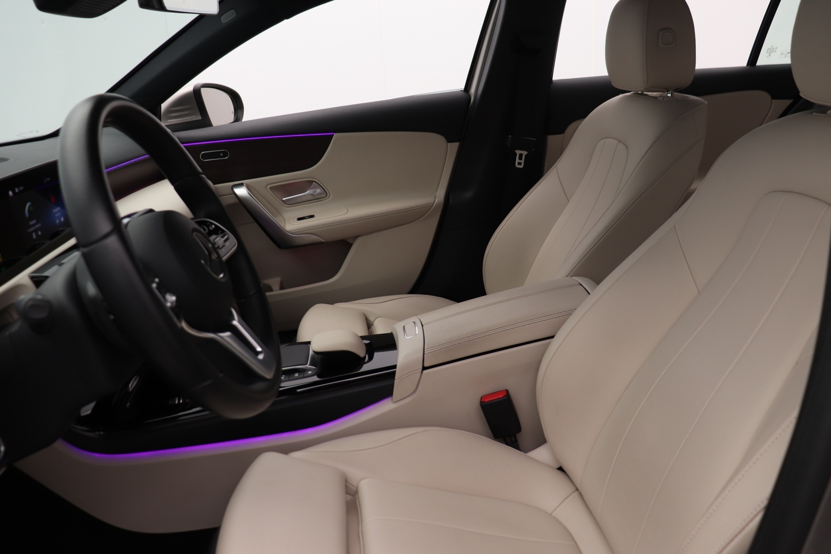 MERCEDES-BENZ A 2021