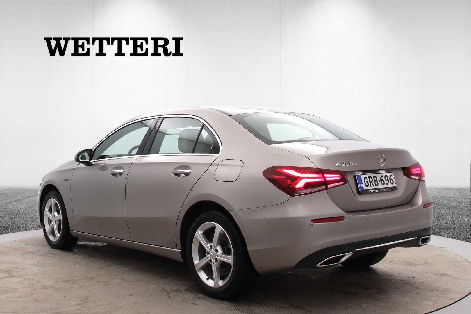 MERCEDES-BENZ A 2021