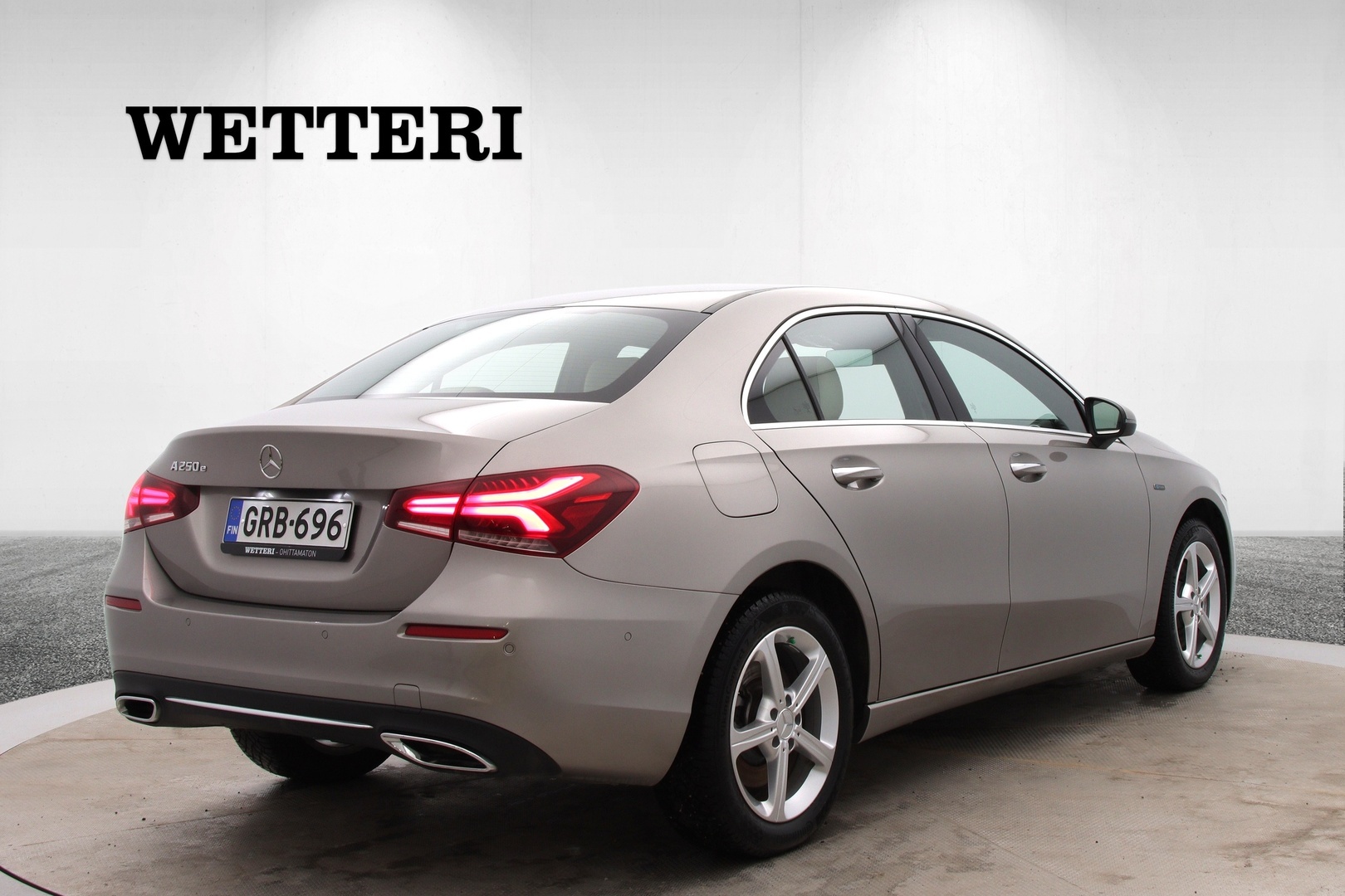 MERCEDES-BENZ A 2021