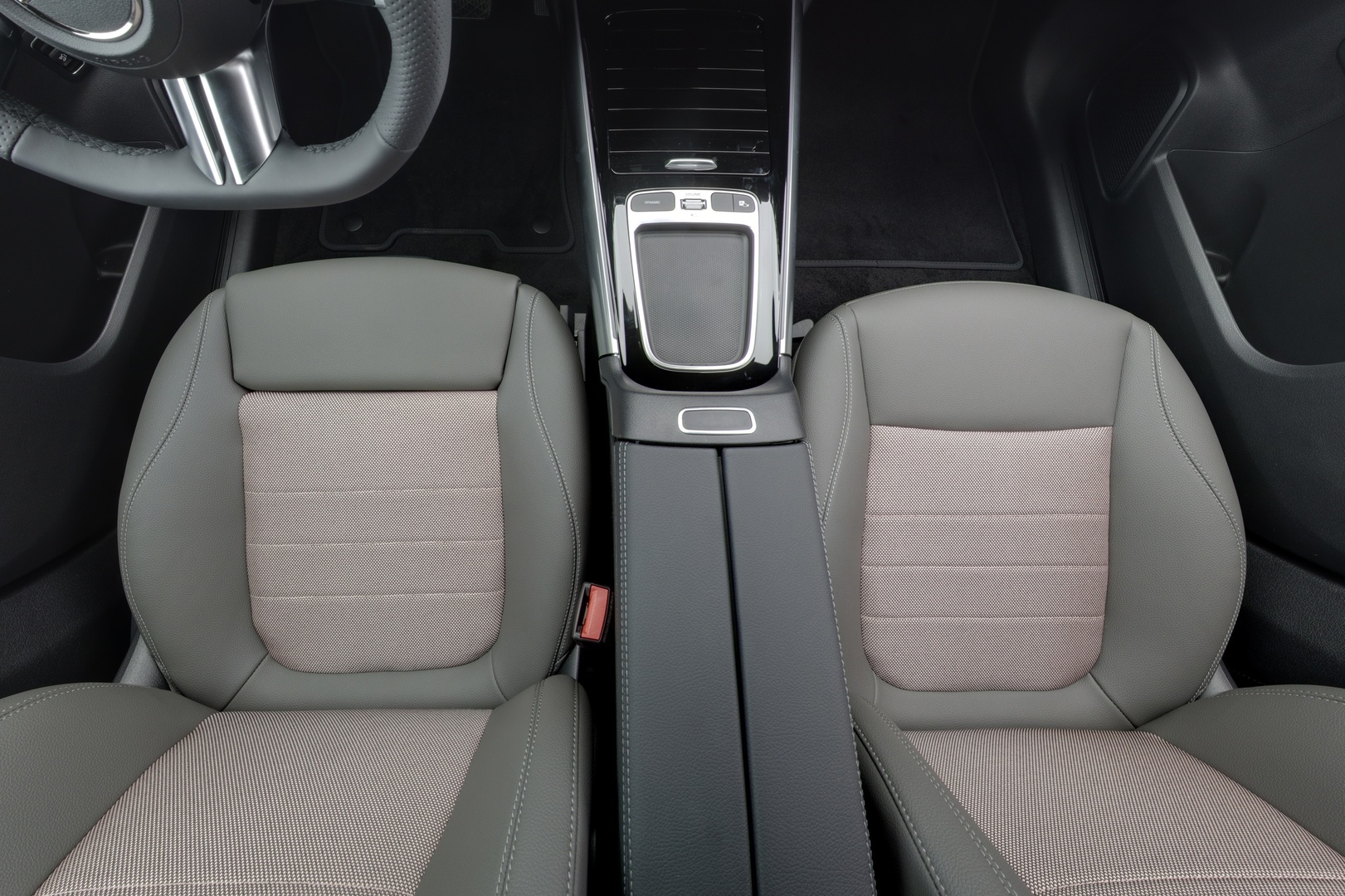 MERCEDES-BENZ EQA 2025