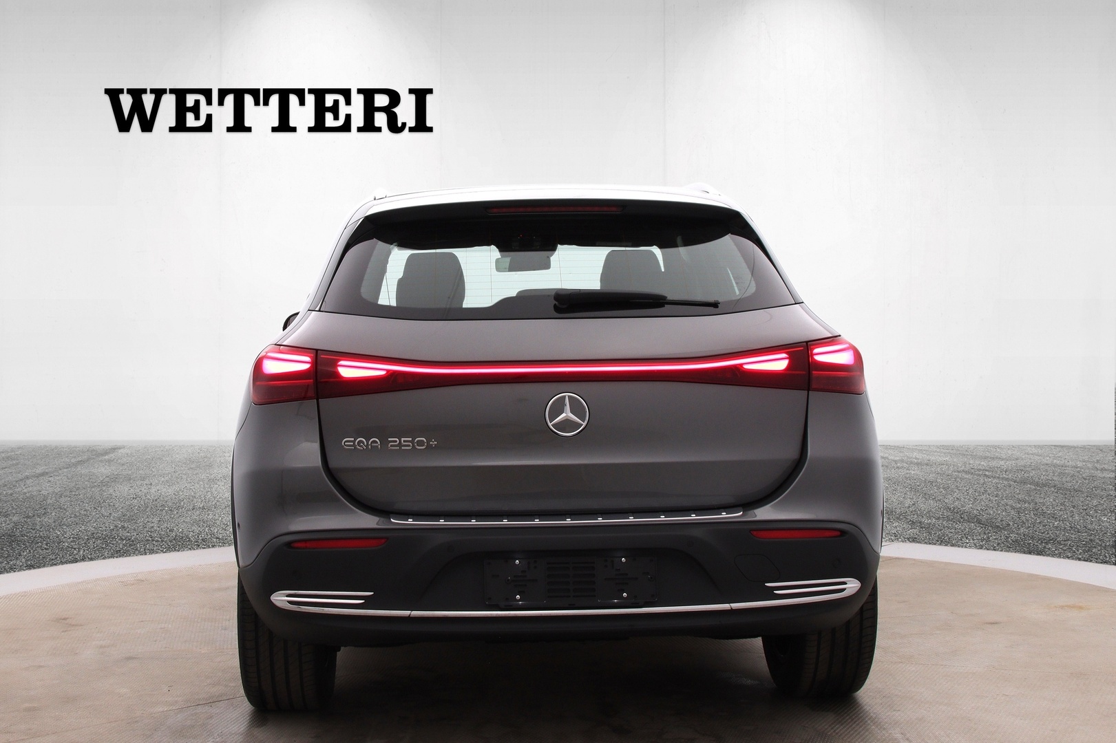 MERCEDES-BENZ EQA 2025