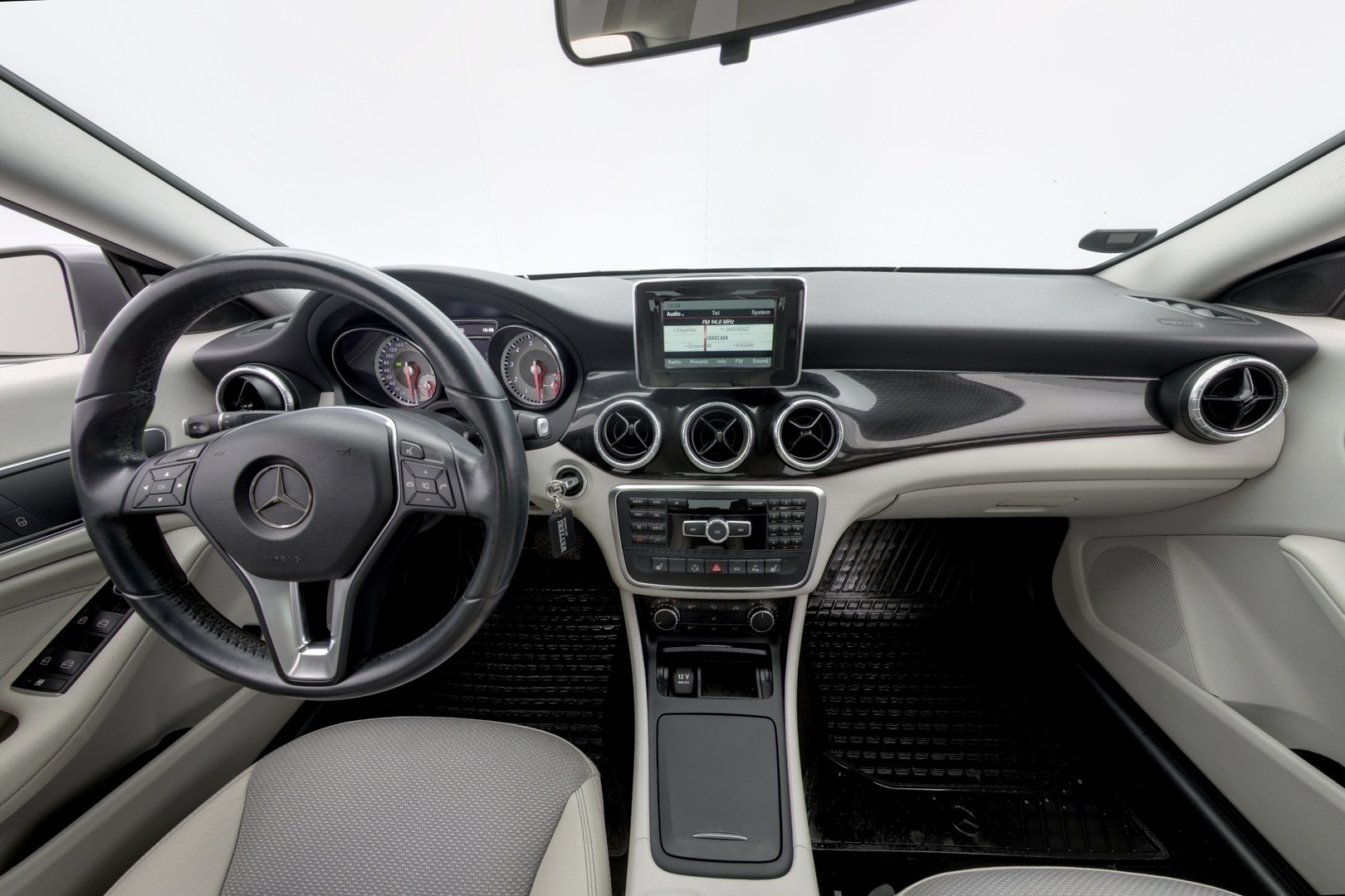 MERCEDES-BENZ CLA 2014