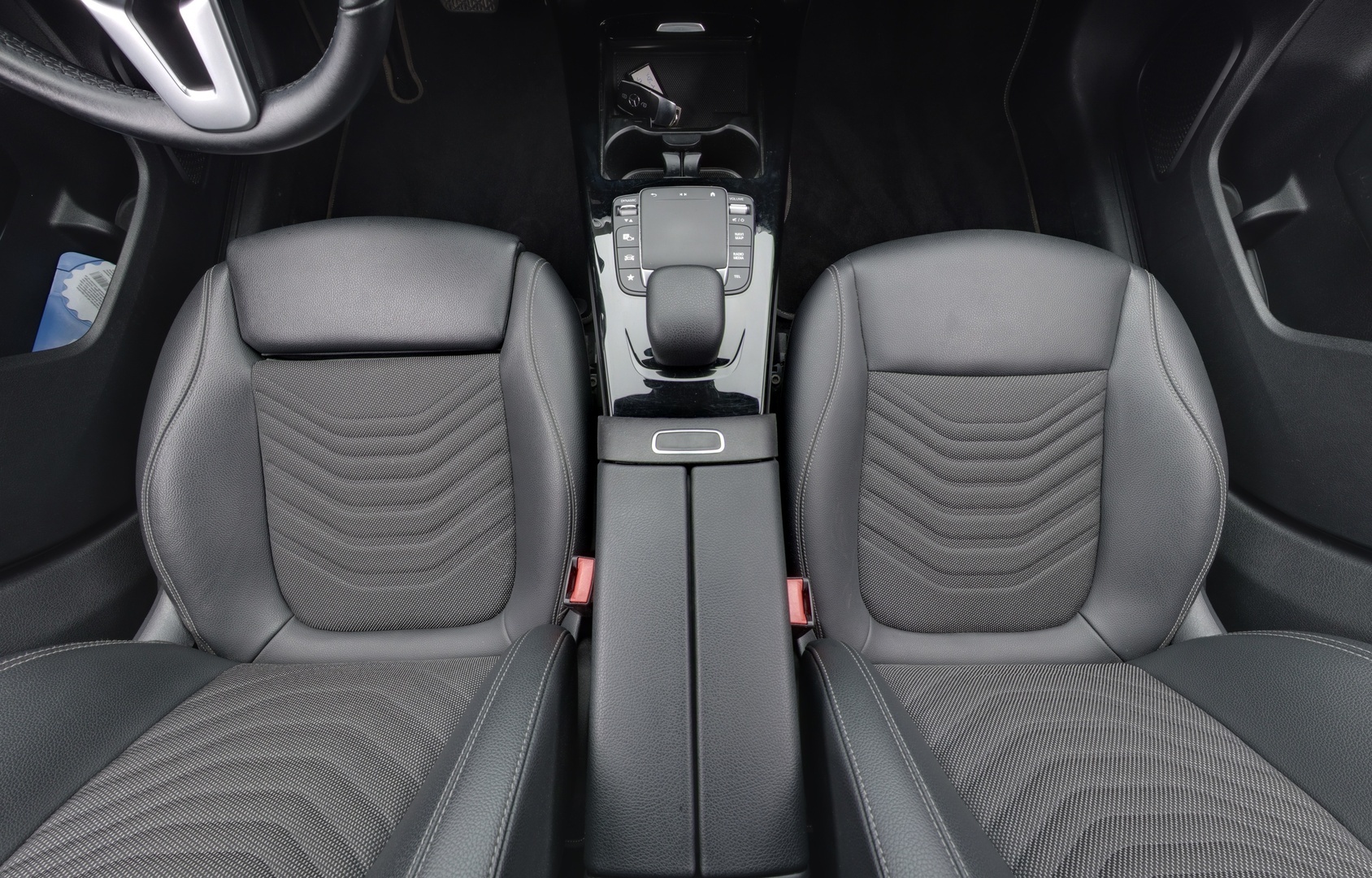 MERCEDES-BENZ A 2021