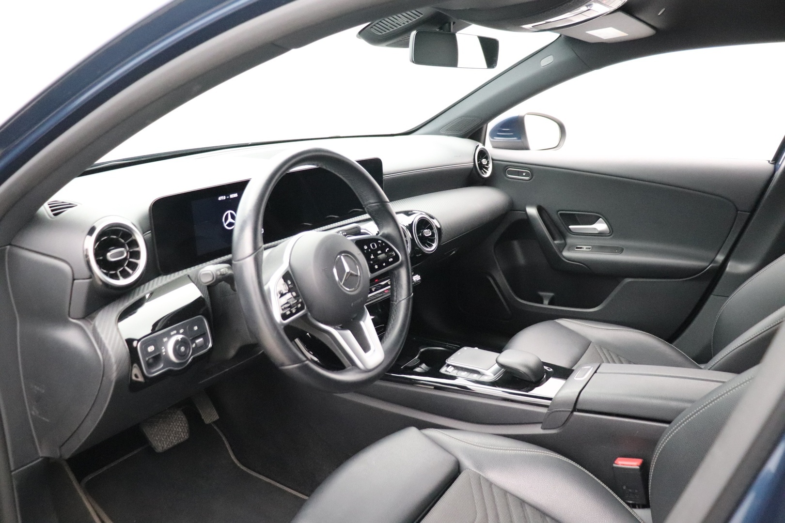 MERCEDES-BENZ A 2021