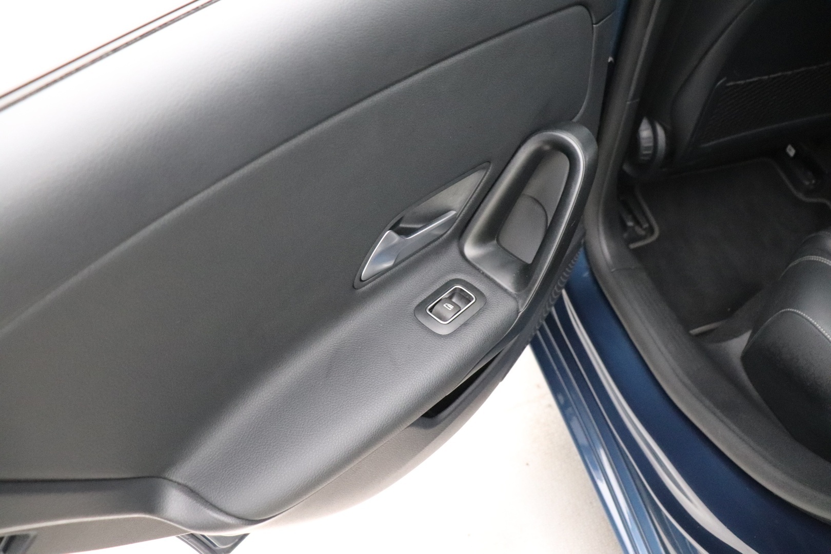 MERCEDES-BENZ A 2021