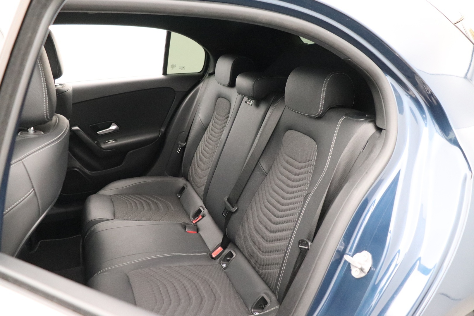 MERCEDES-BENZ A 2021