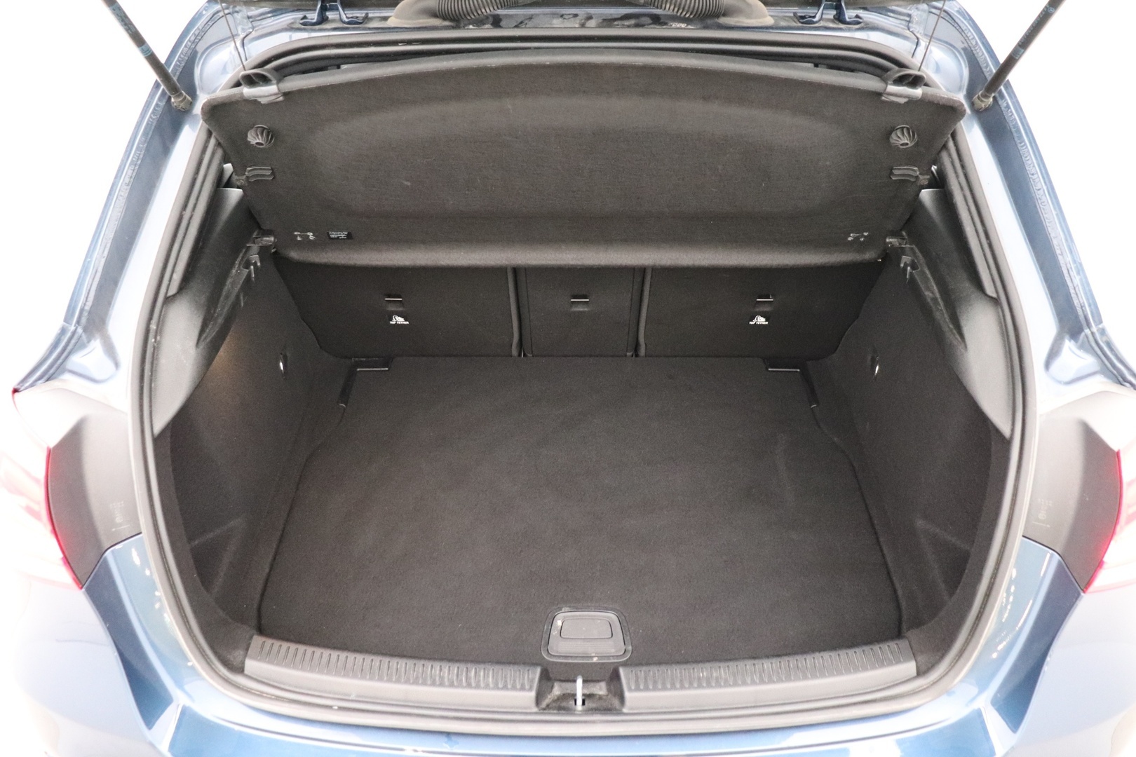 MERCEDES-BENZ A 2021