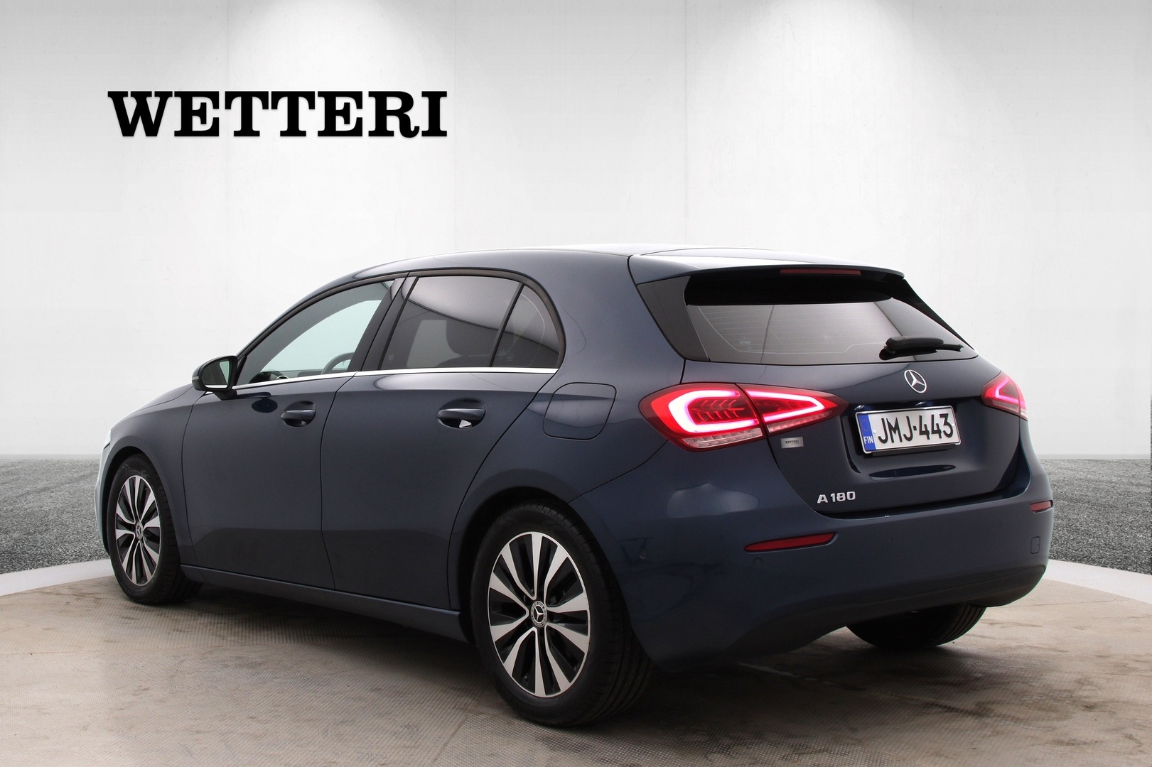 MERCEDES-BENZ A 2021