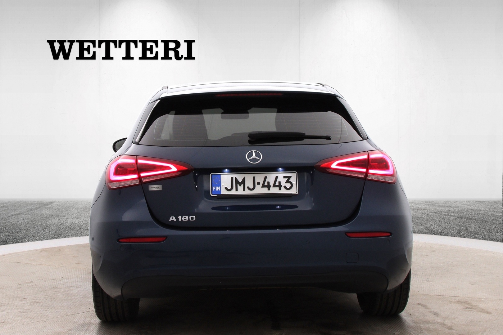 MERCEDES-BENZ A 2021