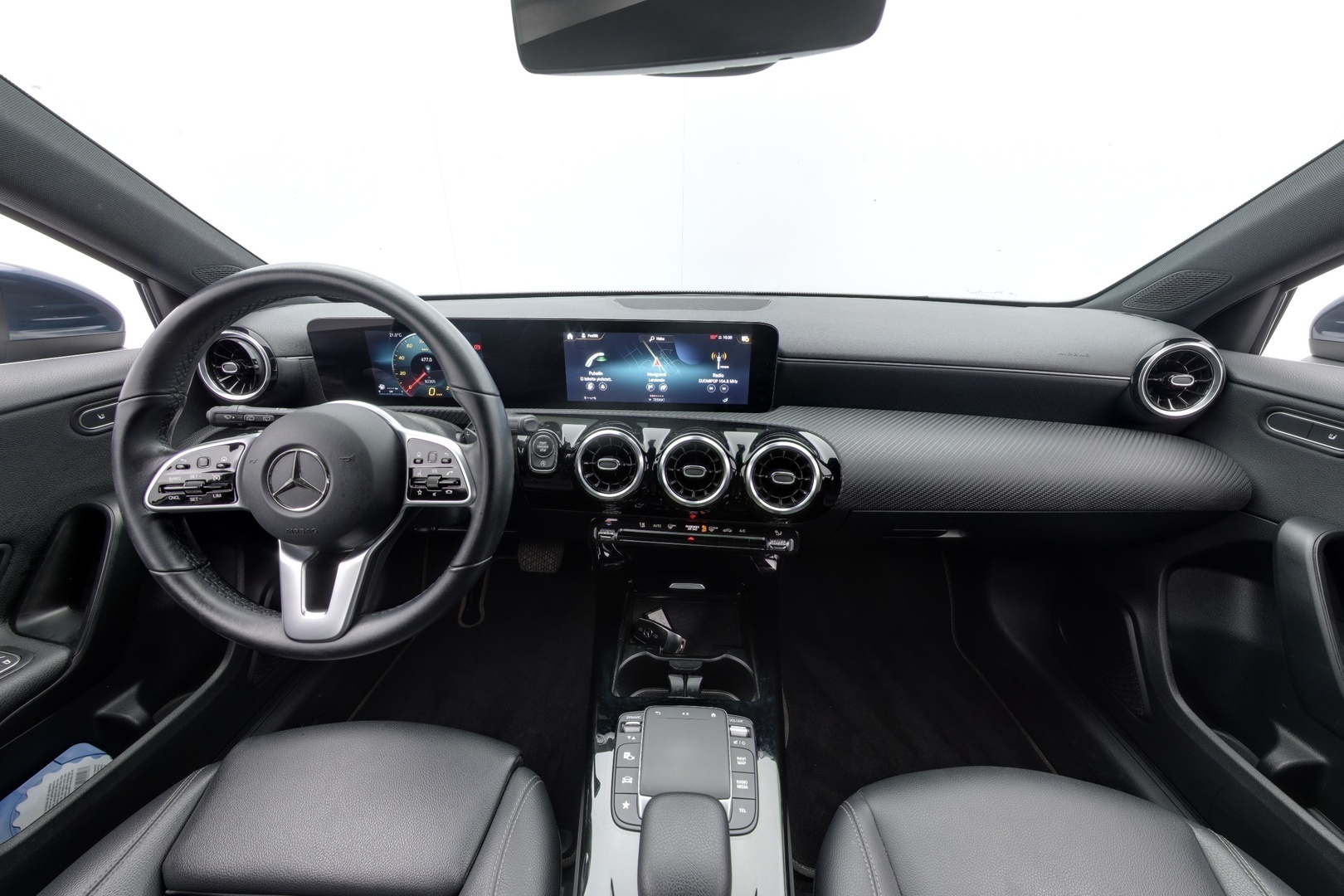 MERCEDES-BENZ A 2021