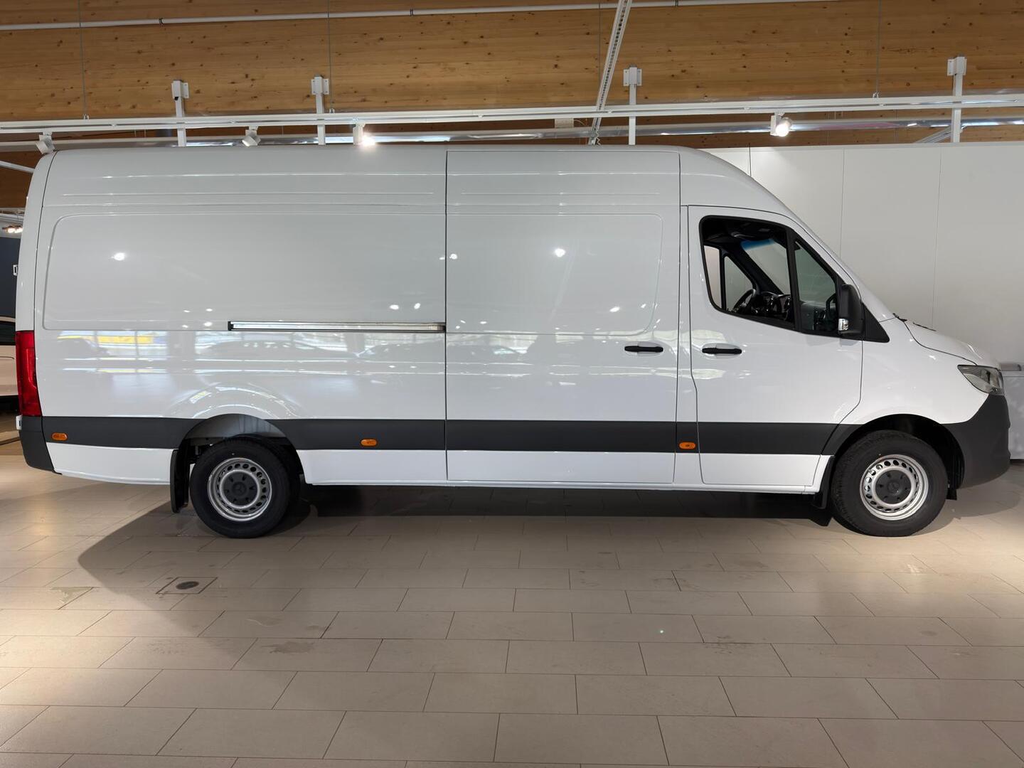 MERCEDES-BENZ Sprinter 4