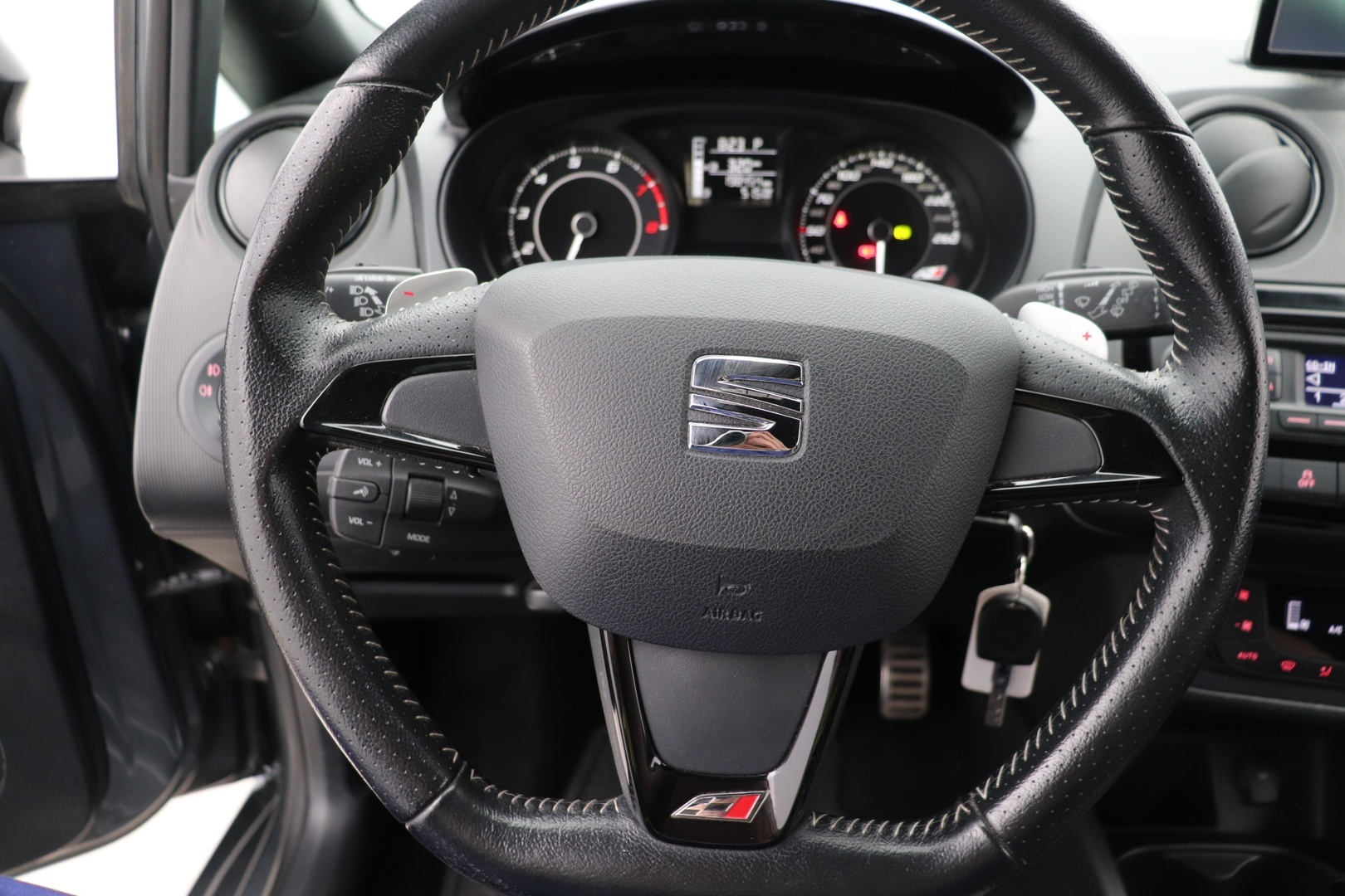SEAT Ibiza SC 17