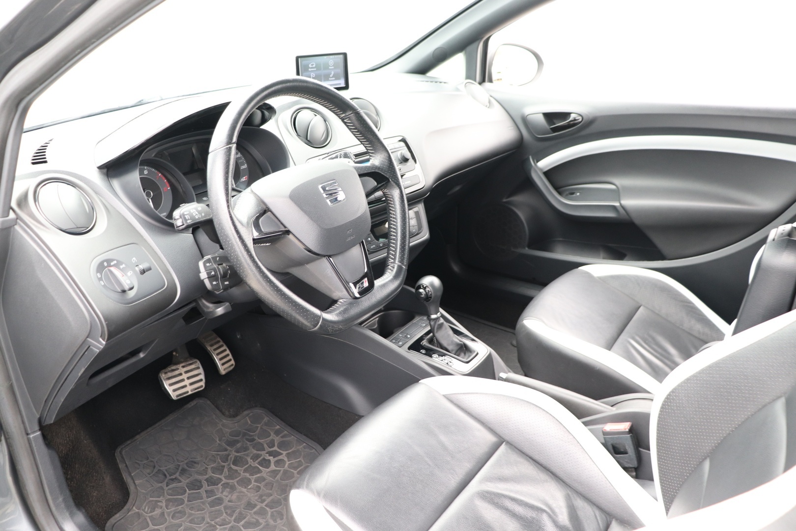 SEAT Ibiza SC 19