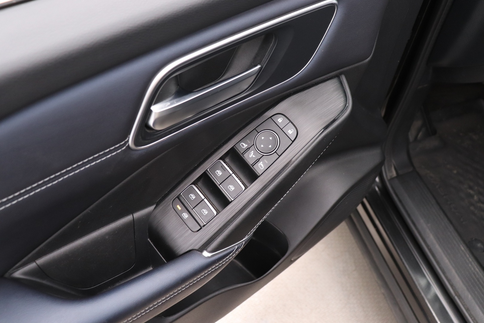 NISSAN Qashqai 2023