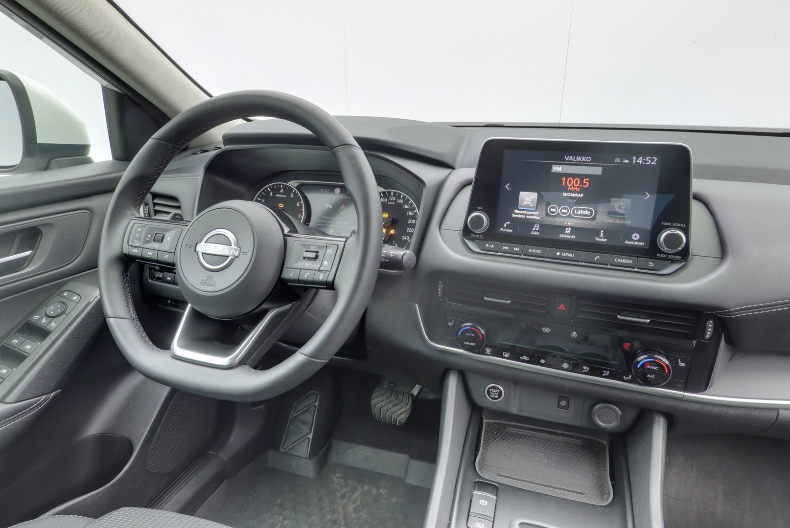 NISSAN Qashqai 2024