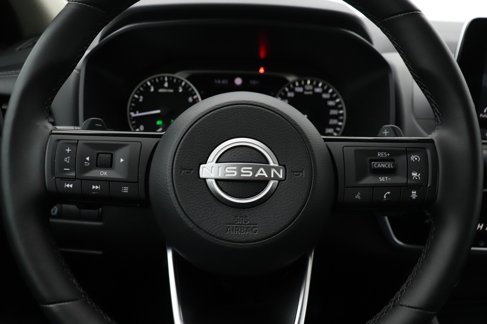 NISSAN Qashqai 2024