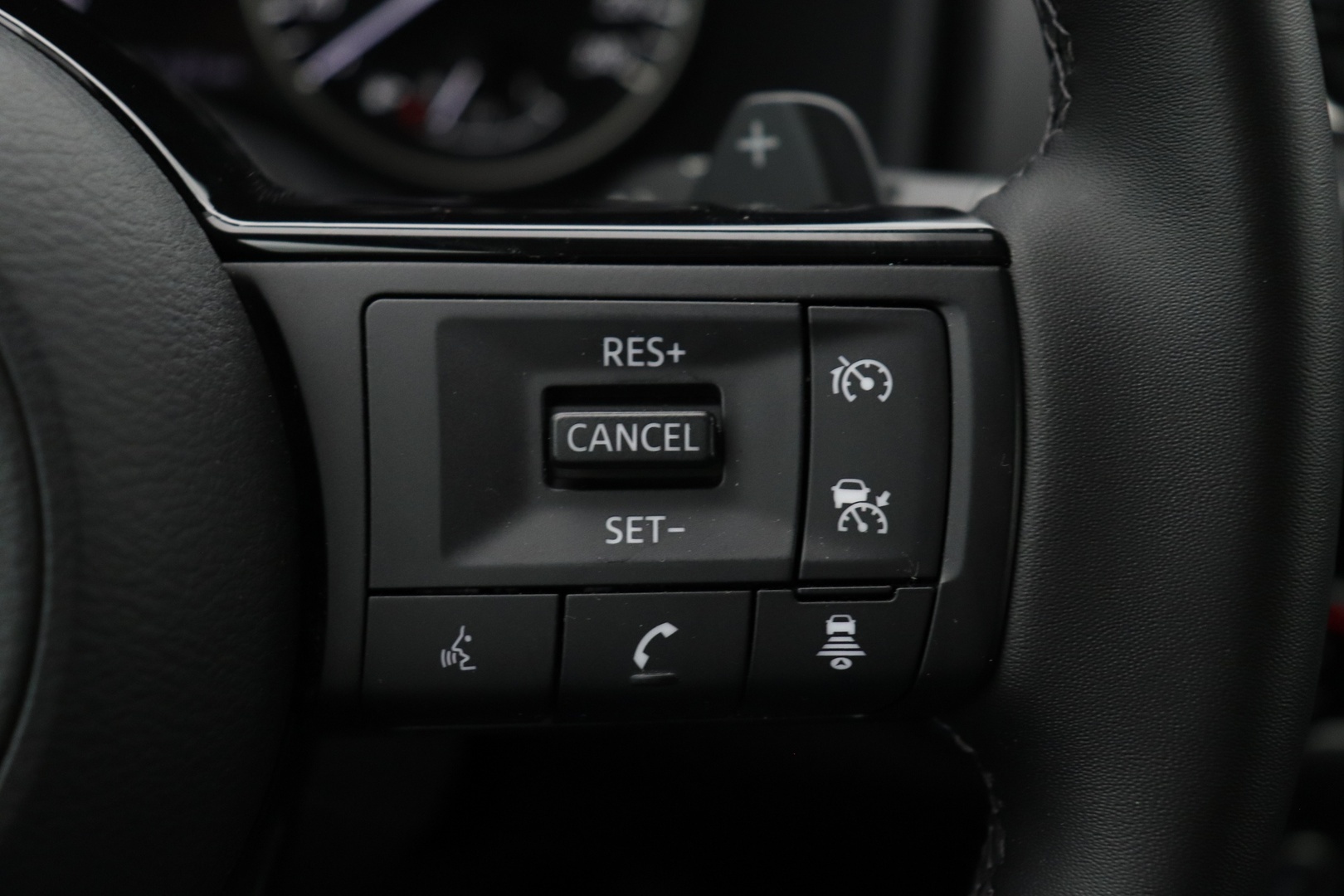 NISSAN Qashqai 2024