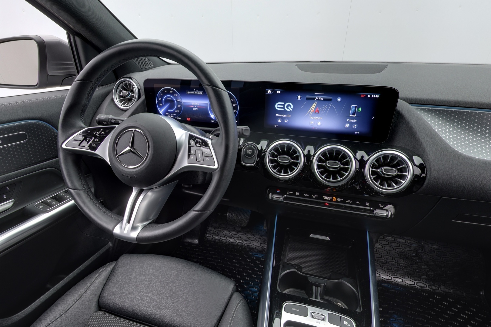 MERCEDES-BENZ EQA 2024
