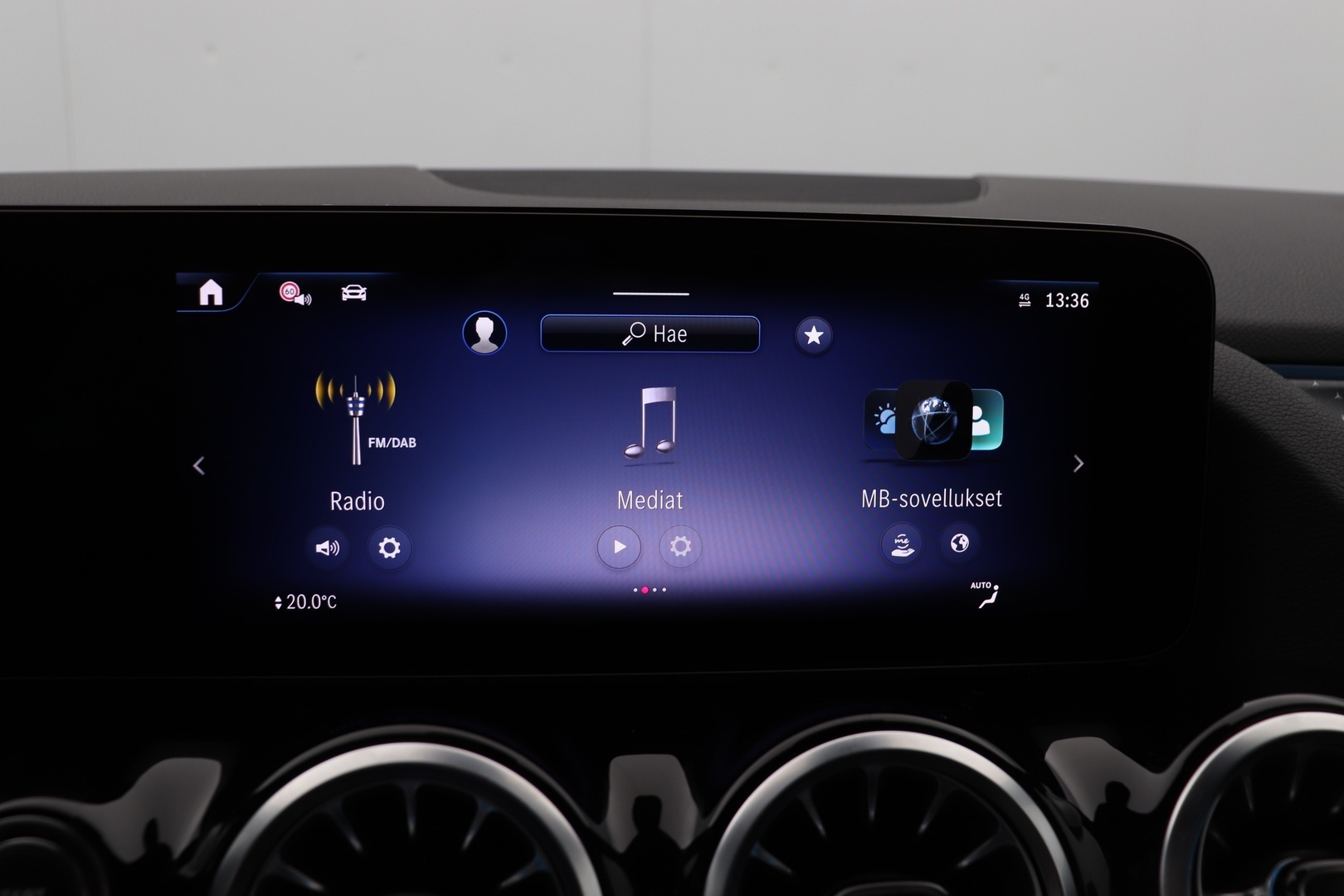 MERCEDES-BENZ EQA 2024