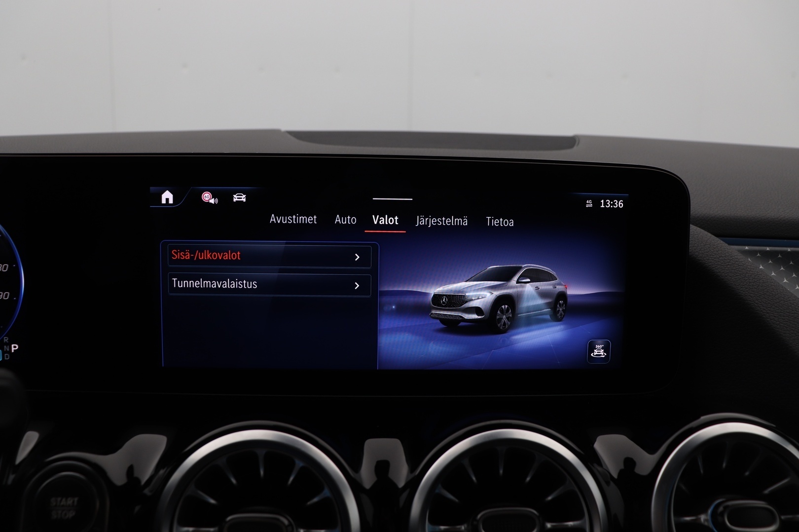 MERCEDES-BENZ EQA 2024