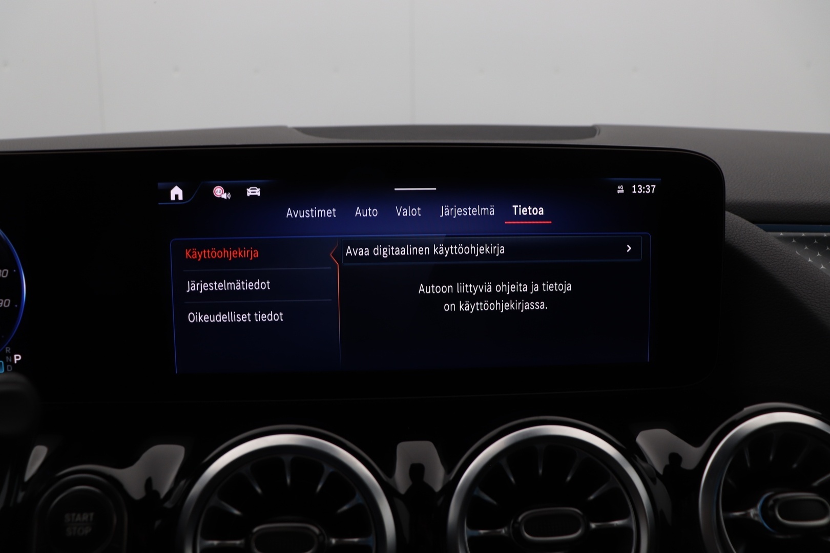 MERCEDES-BENZ EQA 2024