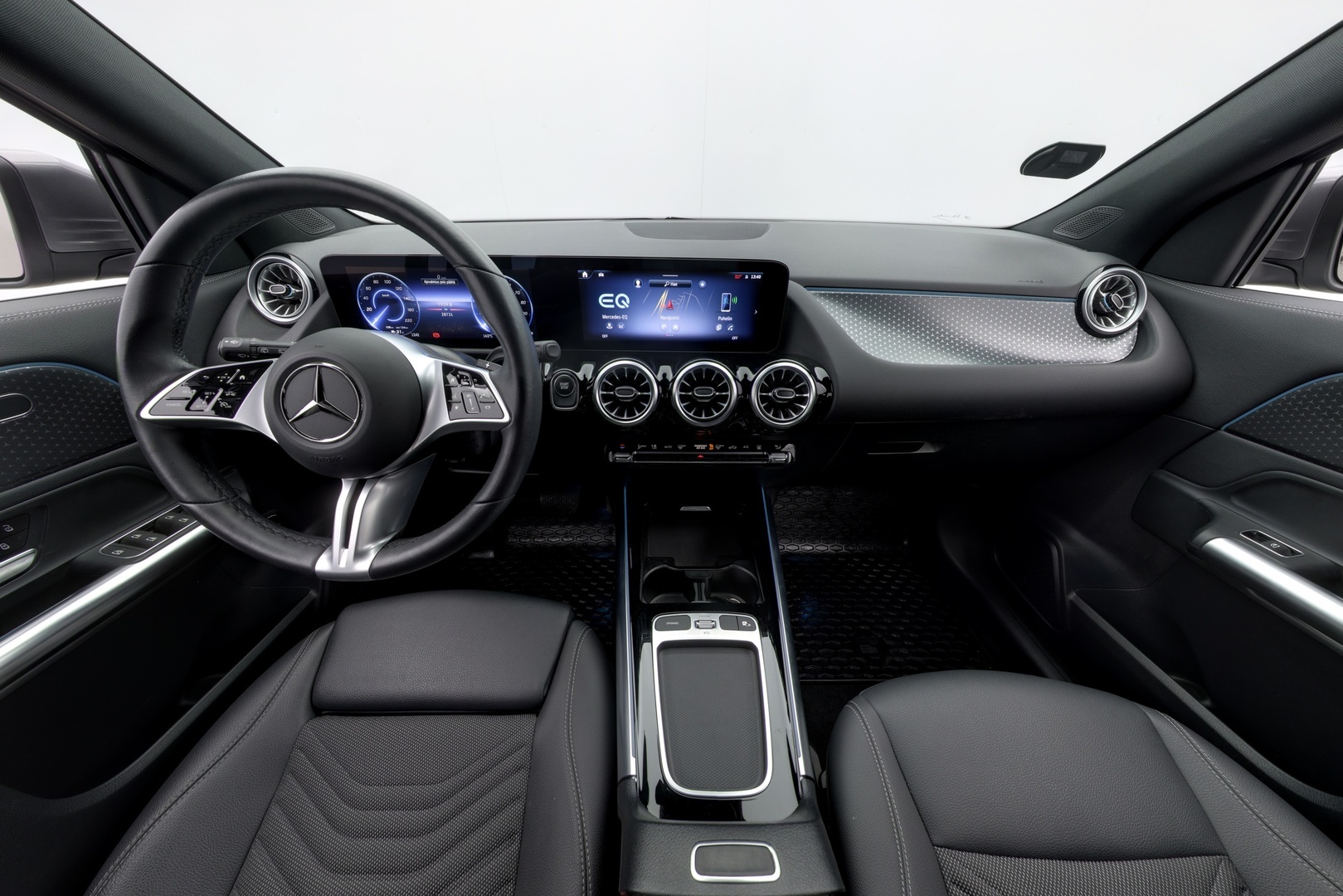 MERCEDES-BENZ EQA 2024