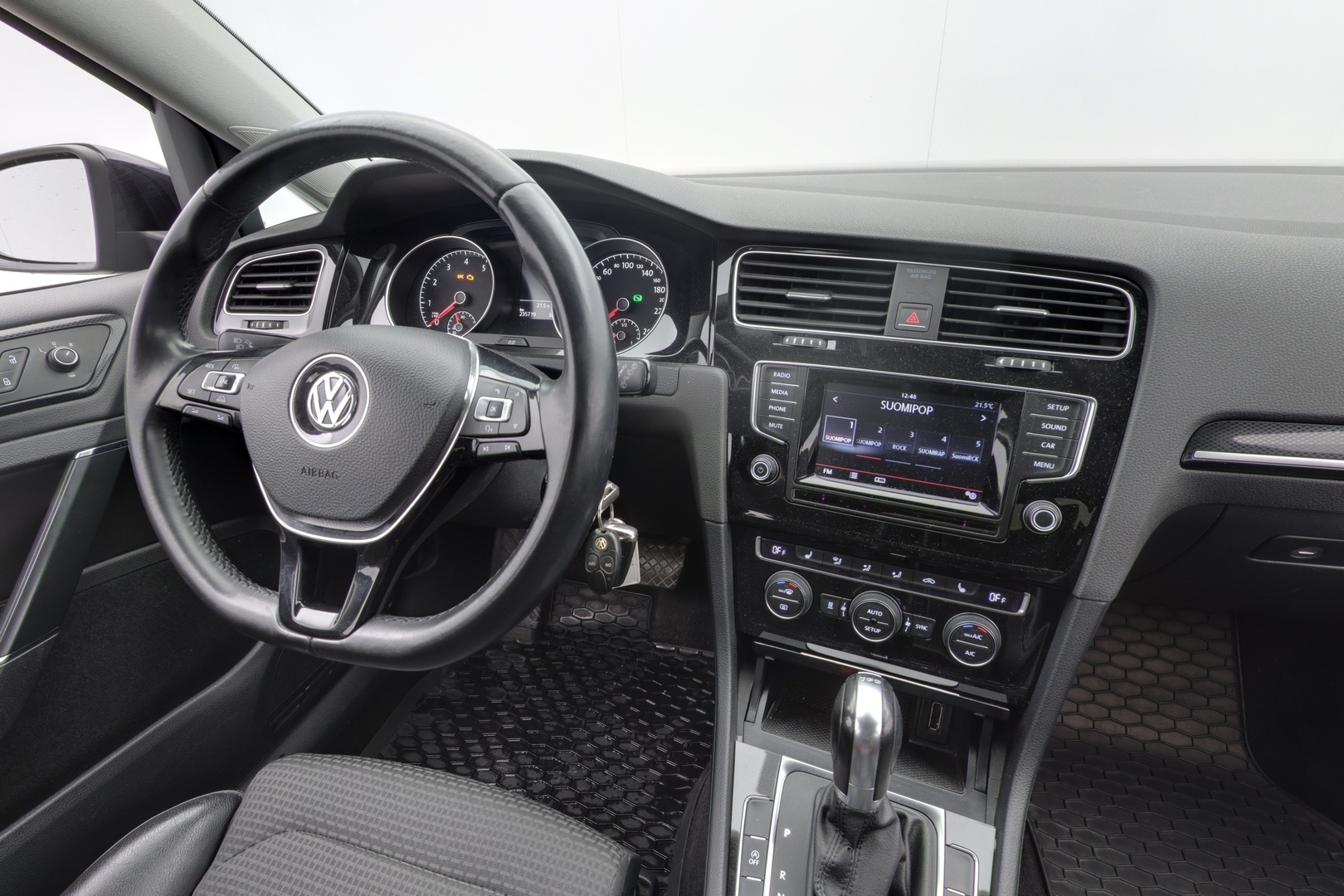 VOLKSWAGEN Golf 2013