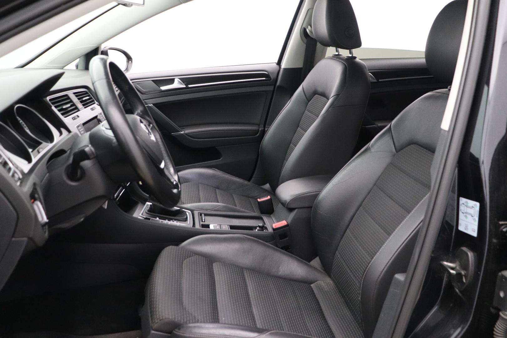 VOLKSWAGEN Golf 2013