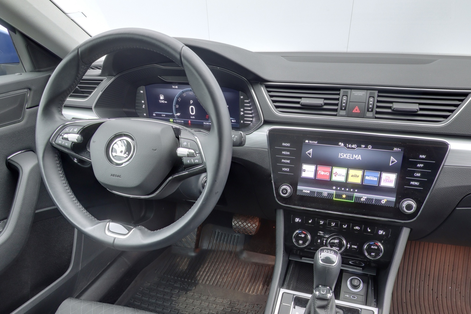 SKODA Superb 10