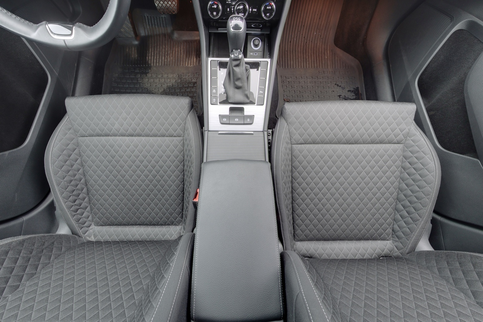 SKODA Superb 11