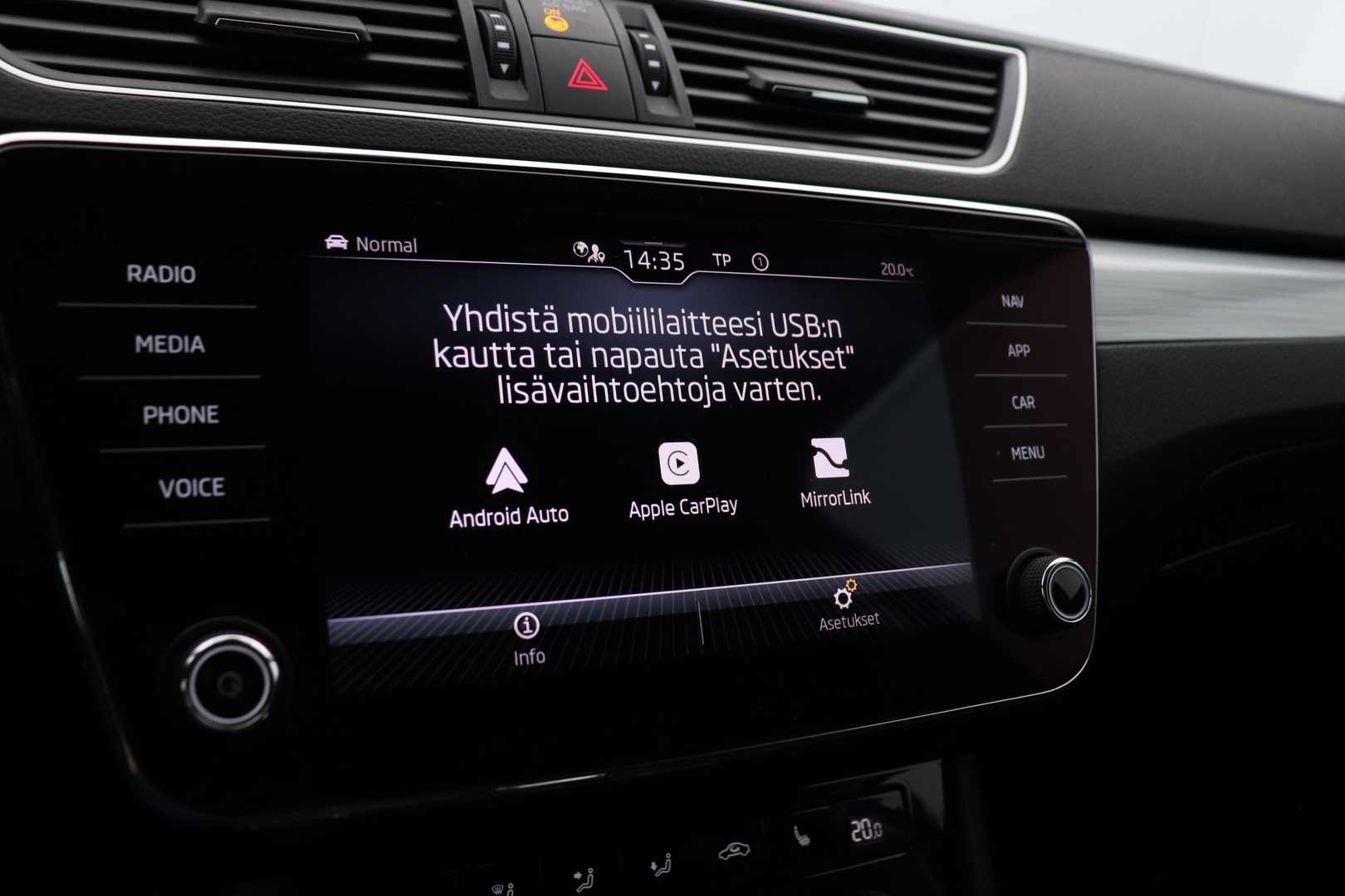 SKODA Superb 18