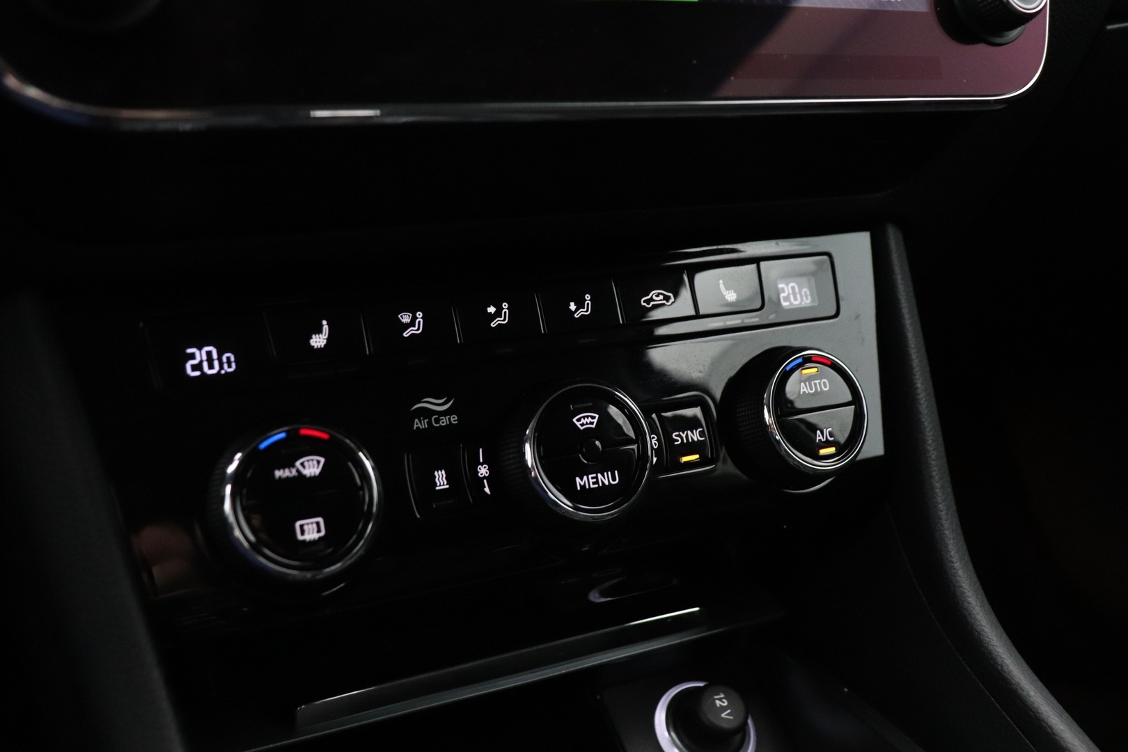 SKODA Superb 22