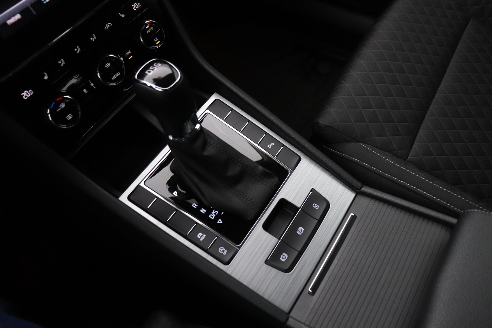 SKODA Superb 23