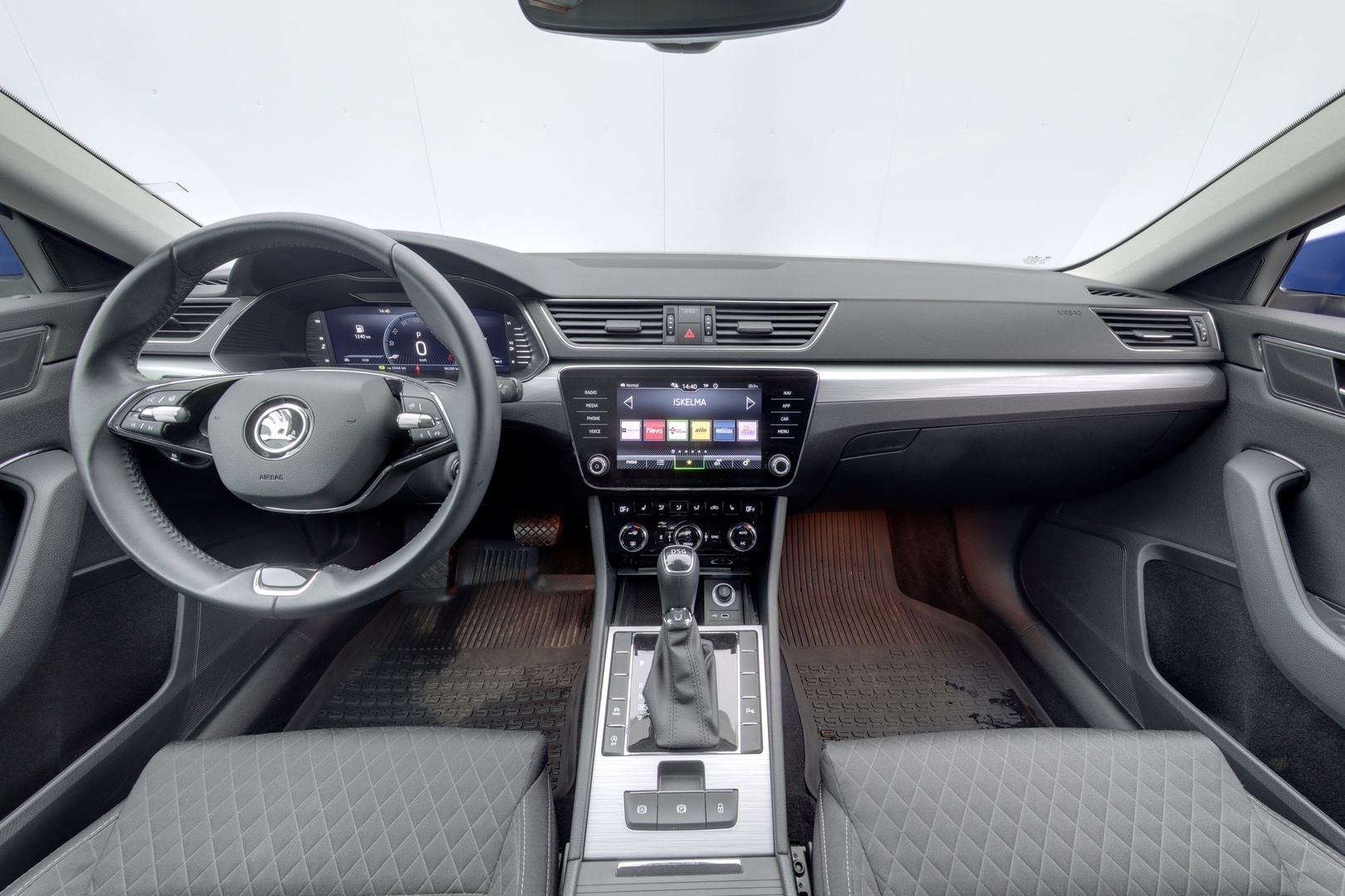 SKODA Superb 9