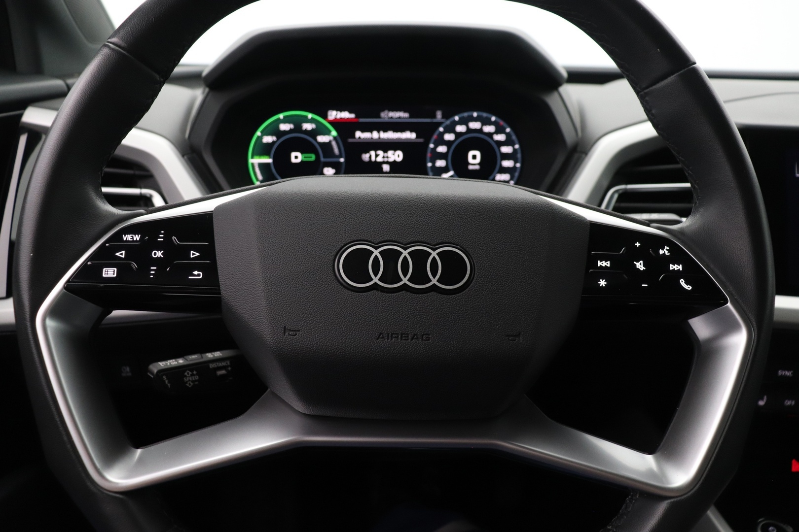 AUDI Q4 e-tron 2023