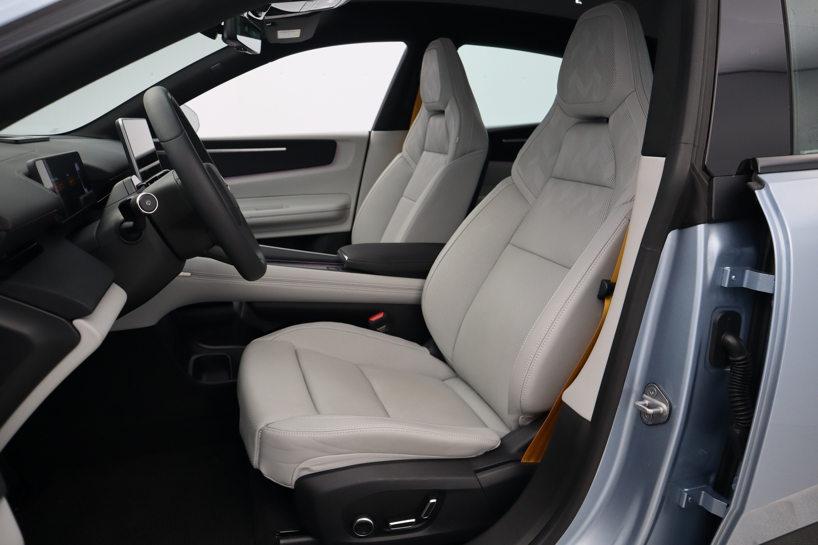POLESTAR 4 16